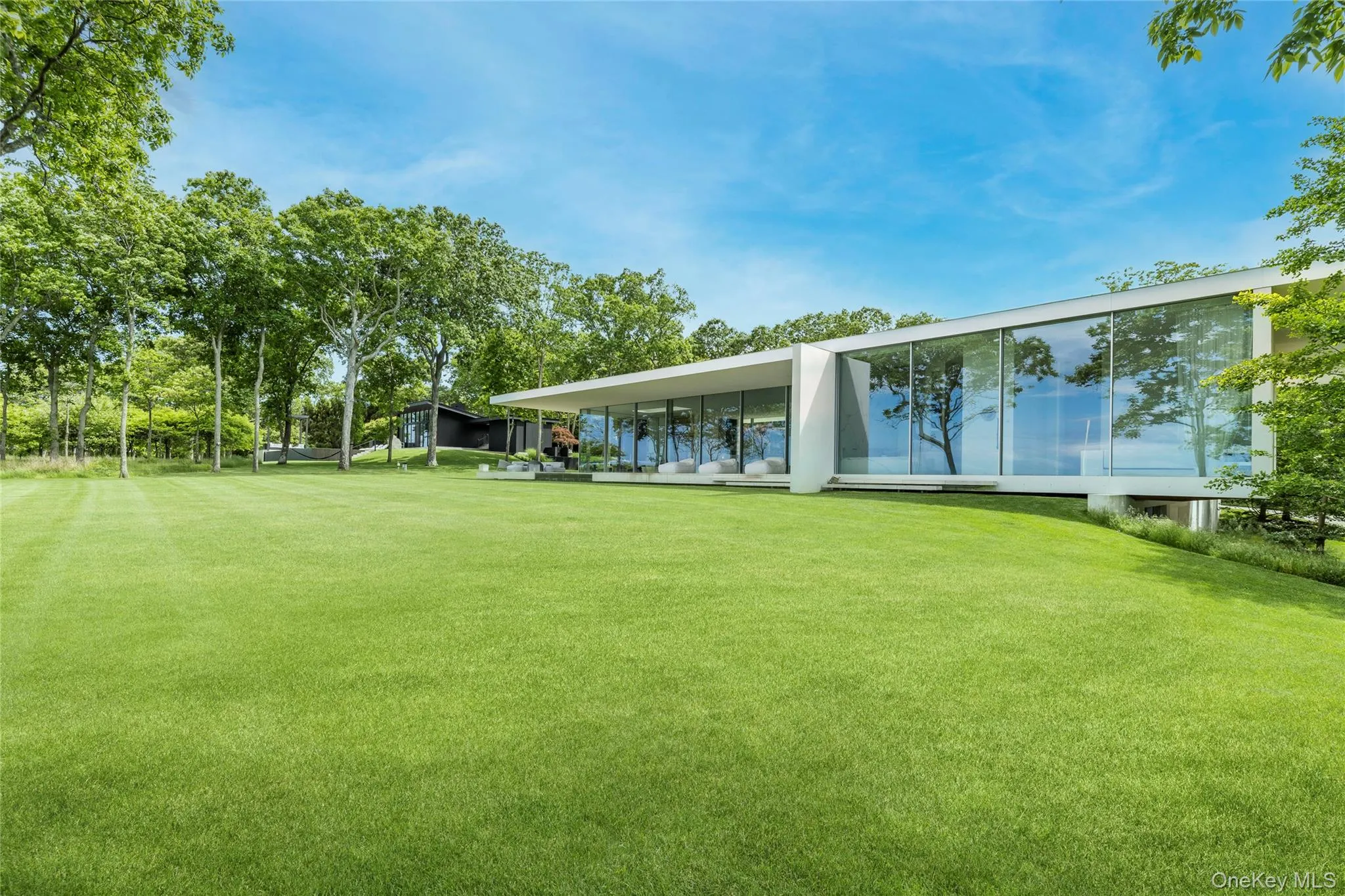 20 & 22 Hedges Banks Drive, East Hampton, NY, 4 Bedrooms Bedrooms, 16 Rooms Rooms,5 BathroomsBathrooms,Residential Lease,For Rent,Hedges Banks,0,1040099 20 & 22 Hedges Banks Drive, East Hampton, NY, 4 Bedrooms Bedrooms, 16 Rooms Rooms,5 BathroomsBathrooms,Residential Lease,For Rent,Hedges Banks,0,1040099