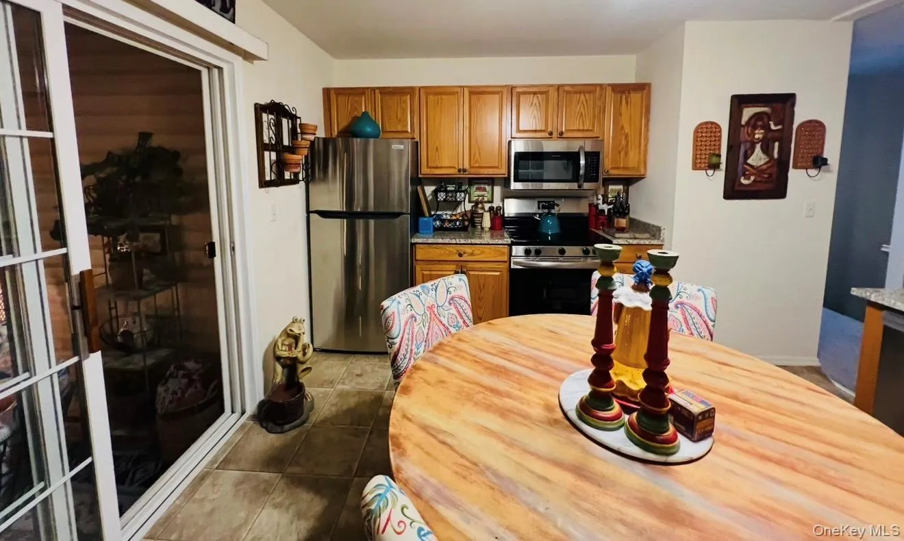 13 Garden Way, Islip, NY, 2 Bedrooms Bedrooms, 4 Rooms Rooms,1 BathroomBathrooms,Residential Lease,For Rent,Garden,0,1040104 13 Garden Way, Islip, NY, 2 Bedrooms Bedrooms, 4 Rooms Rooms,1 BathroomBathrooms,Residential Lease,For Rent,Garden,0,1040104