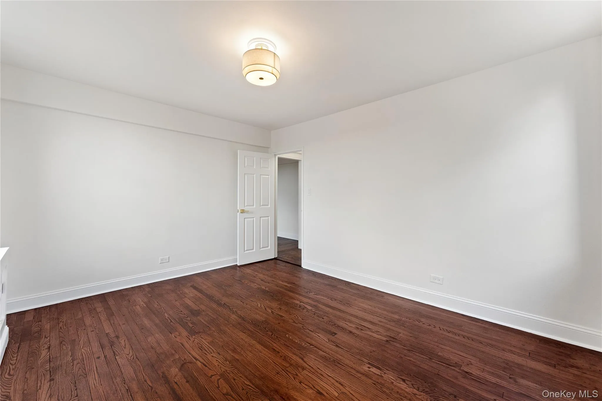 Large Bedroom Large Bedroom