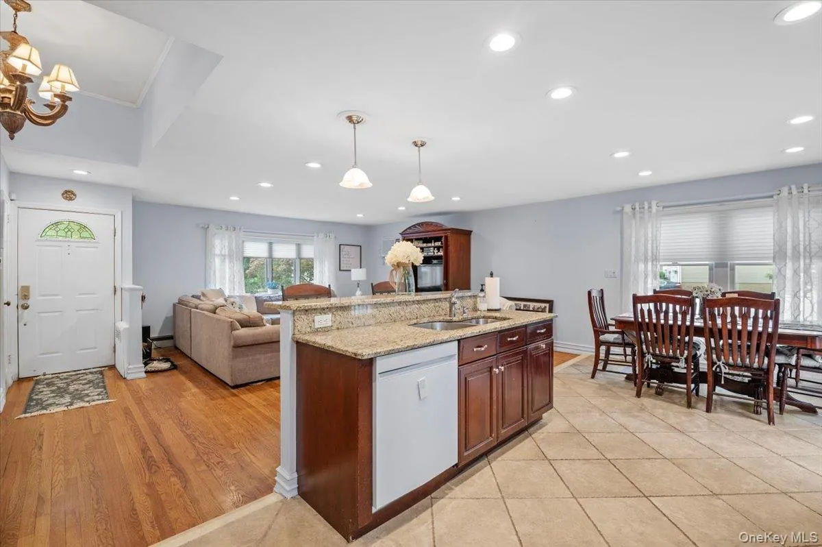 15 Eleanor Road, Oyster Bay, NY, 3 Bedrooms Bedrooms, 7 Rooms Rooms,1 BathroomBathrooms,Residential,For Rent,Eleanor,0,1040110 15 Eleanor Road, Oyster Bay, NY, 3 Bedrooms Bedrooms, 7 Rooms Rooms,1 BathroomBathrooms,Residential,For Rent,Eleanor,0,1040110