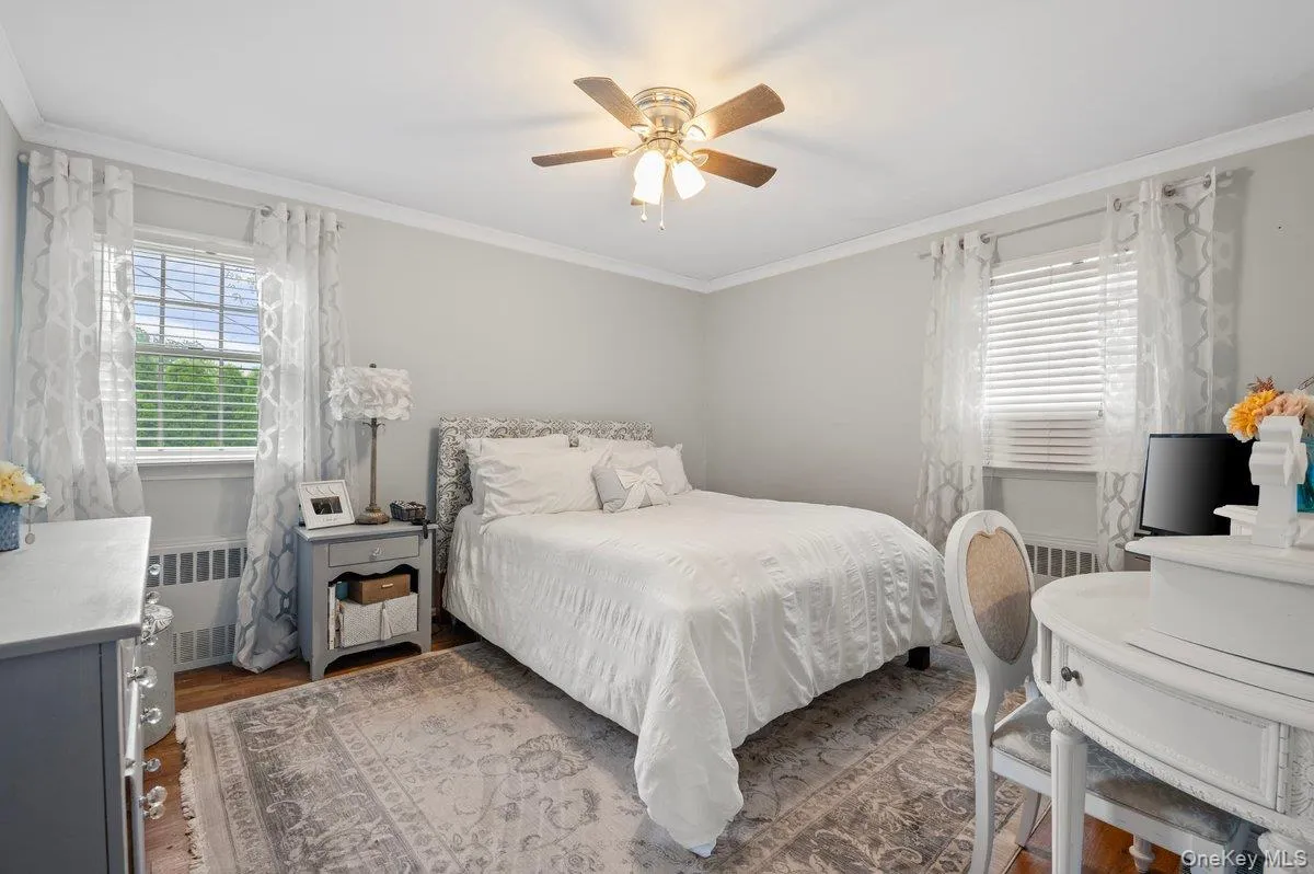 15 Eleanor Road, Oyster Bay, NY, 3 Bedrooms Bedrooms, 7 Rooms Rooms,1 BathroomBathrooms,Residential,For Rent,Eleanor,0,1040110 15 Eleanor Road, Oyster Bay, NY, 3 Bedrooms Bedrooms, 7 Rooms Rooms,1 BathroomBathrooms,Residential,For Rent,Eleanor,0,1040110
