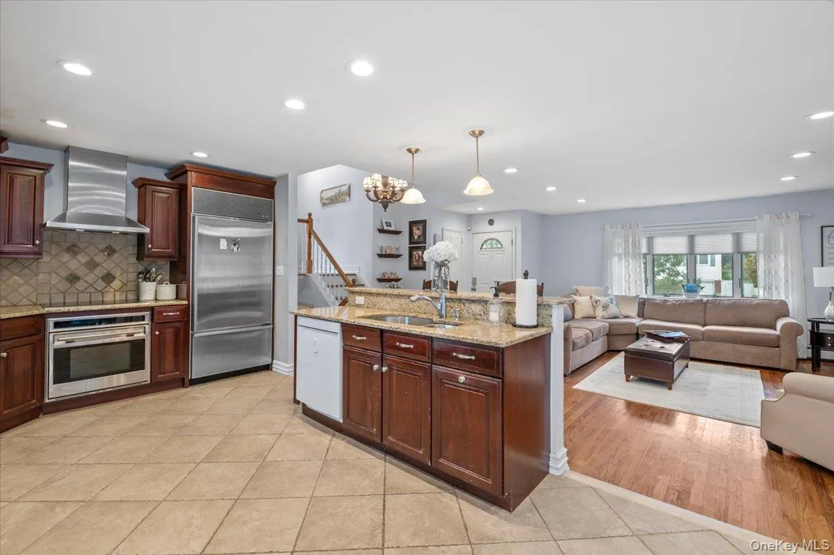 15 Eleanor Road, Oyster Bay, NY, 3 Bedrooms Bedrooms, 7 Rooms Rooms,1 BathroomBathrooms,Residential,For Rent,Eleanor,0,1040110 15 Eleanor Road, Oyster Bay, NY, 3 Bedrooms Bedrooms, 7 Rooms Rooms,1 BathroomBathrooms,Residential,For Rent,Eleanor,0,1040110