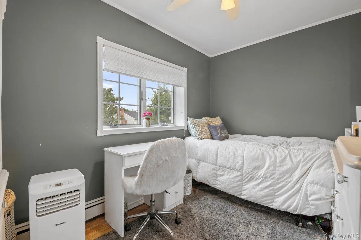 15 Eleanor Road, Oyster Bay, NY, 3 Bedrooms Bedrooms, 7 Rooms Rooms,1 BathroomBathrooms,Residential,For Rent,Eleanor,0,1040110 15 Eleanor Road, Oyster Bay, NY, 3 Bedrooms Bedrooms, 7 Rooms Rooms,1 BathroomBathrooms,Residential,For Rent,Eleanor,0,1040110