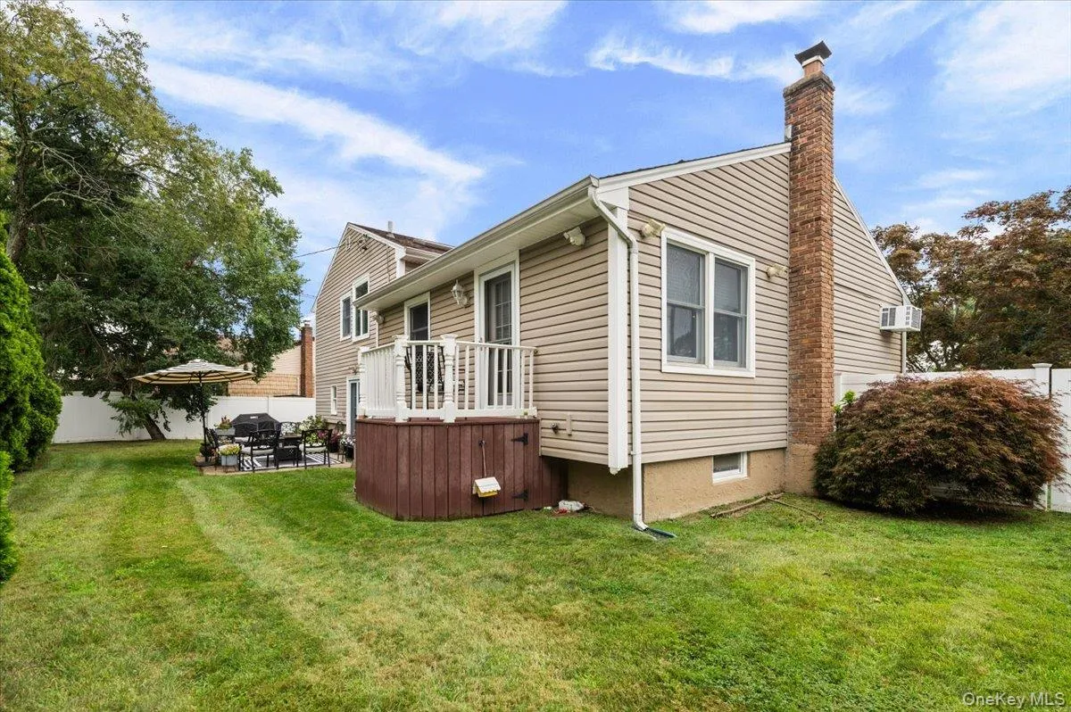 15 Eleanor Road, Oyster Bay, NY, 3 Bedrooms Bedrooms, 7 Rooms Rooms,1 BathroomBathrooms,Residential,For Rent,Eleanor,0,1040110 15 Eleanor Road, Oyster Bay, NY, 3 Bedrooms Bedrooms, 7 Rooms Rooms,1 BathroomBathrooms,Residential,For Rent,Eleanor,0,1040110