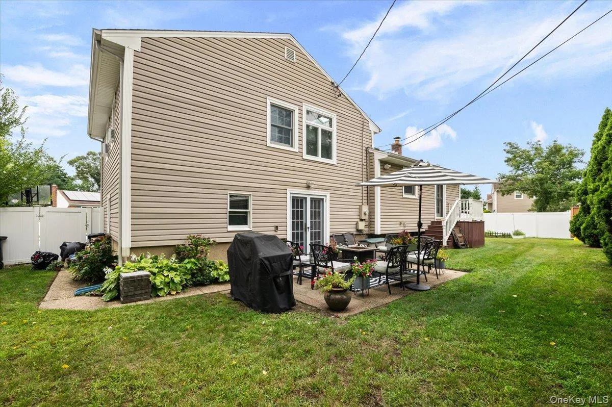15 Eleanor Road, Oyster Bay, NY, 3 Bedrooms Bedrooms, 7 Rooms Rooms,1 BathroomBathrooms,Residential,For Rent,Eleanor,0,1040110 15 Eleanor Road, Oyster Bay, NY, 3 Bedrooms Bedrooms, 7 Rooms Rooms,1 BathroomBathrooms,Residential,For Rent,Eleanor,0,1040110