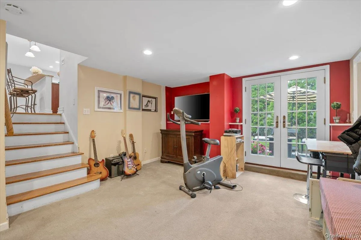 15 Eleanor Road, Oyster Bay, NY, 3 Bedrooms Bedrooms, 7 Rooms Rooms,1 BathroomBathrooms,Residential,For Rent,Eleanor,0,1040110 15 Eleanor Road, Oyster Bay, NY, 3 Bedrooms Bedrooms, 7 Rooms Rooms,1 BathroomBathrooms,Residential,For Rent,Eleanor,0,1040110
