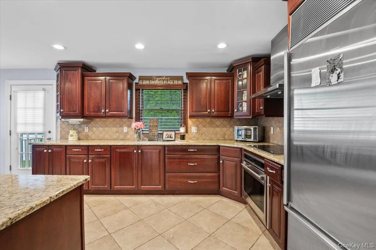 15 Eleanor Road, Oyster Bay, NY, 3 Bedrooms Bedrooms, 7 Rooms Rooms,1 BathroomBathrooms,Residential,For Rent,Eleanor,0,1040110 15 Eleanor Road, Oyster Bay, NY, 3 Bedrooms Bedrooms, 7 Rooms Rooms,1 BathroomBathrooms,Residential,For Rent,Eleanor,0,1040110