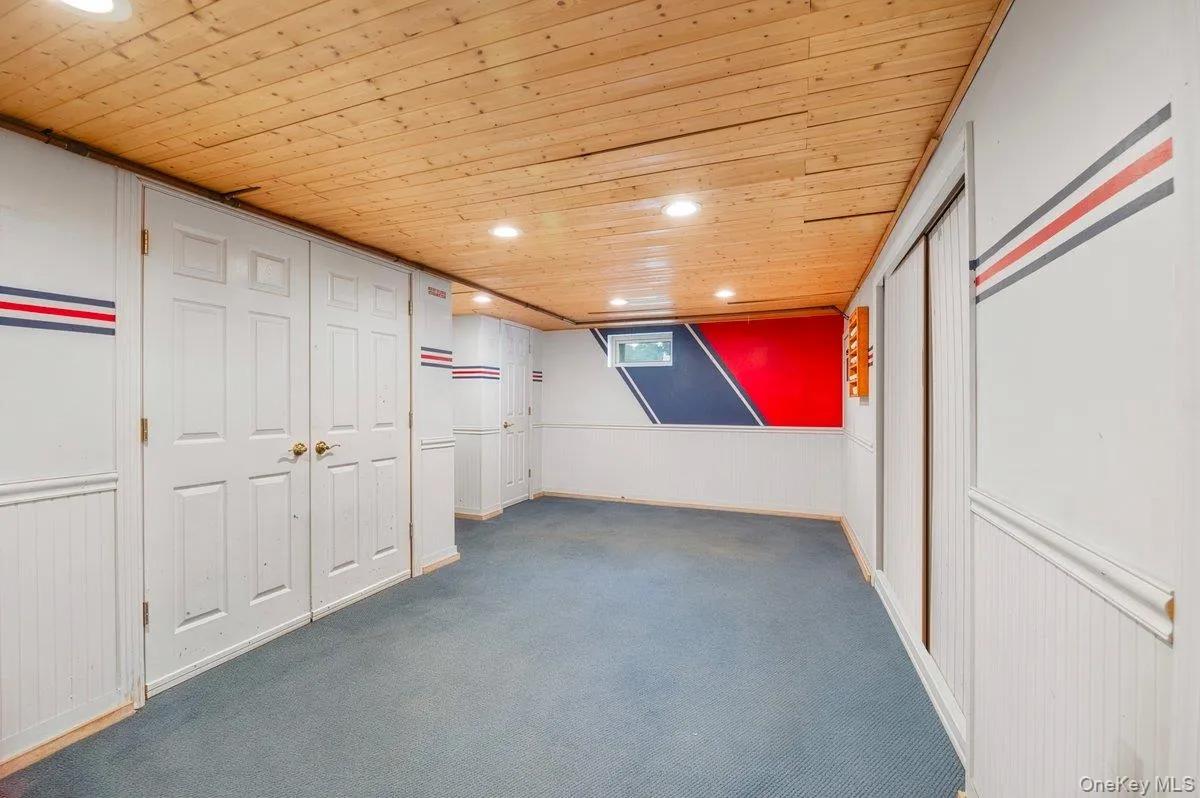 15 Eleanor Road, Oyster Bay, NY, 3 Bedrooms Bedrooms, 7 Rooms Rooms,1 BathroomBathrooms,Residential,For Rent,Eleanor,0,1040110 15 Eleanor Road, Oyster Bay, NY, 3 Bedrooms Bedrooms, 7 Rooms Rooms,1 BathroomBathrooms,Residential,For Rent,Eleanor,0,1040110