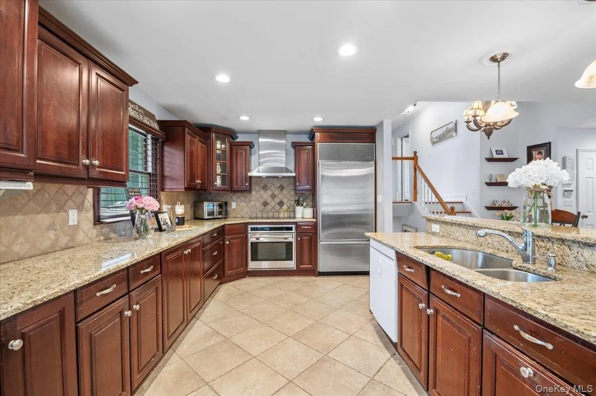 15 Eleanor Road, Oyster Bay, NY, 3 Bedrooms Bedrooms, 7 Rooms Rooms,1 BathroomBathrooms,Residential,For Rent,Eleanor,0,1040110 15 Eleanor Road, Oyster Bay, NY, 3 Bedrooms Bedrooms, 7 Rooms Rooms,1 BathroomBathrooms,Residential,For Rent,Eleanor,0,1040110