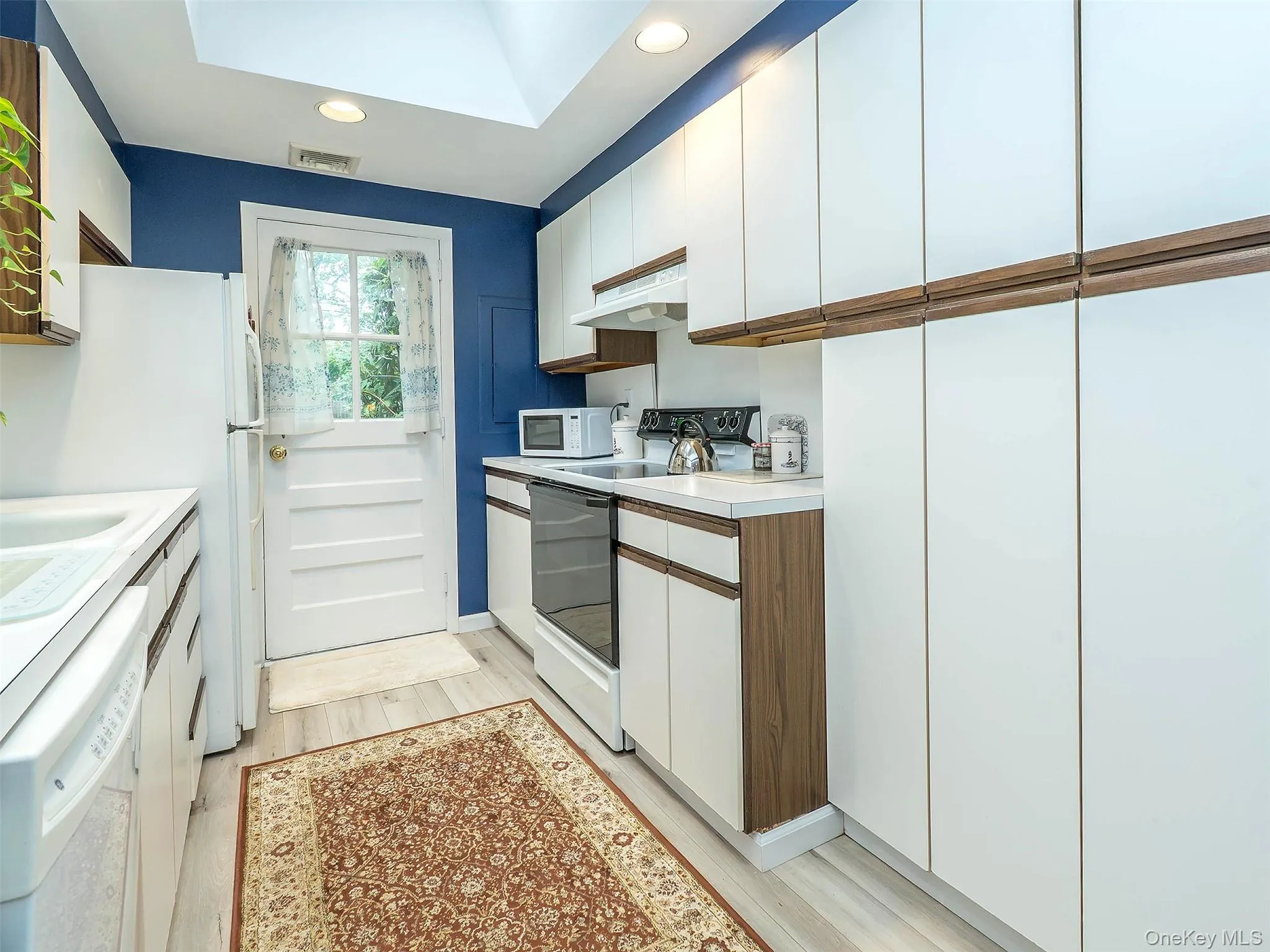7 Appletree Lane, Glen Cove, NY, 3 Bedrooms Bedrooms, 6 Rooms Rooms,1 BathroomBathrooms,Residential Lease,For Rent,Appletree,0,1040113 7 Appletree Lane, Glen Cove, NY, 3 Bedrooms Bedrooms, 6 Rooms Rooms,1 BathroomBathrooms,Residential Lease,For Rent,Appletree,0,1040113