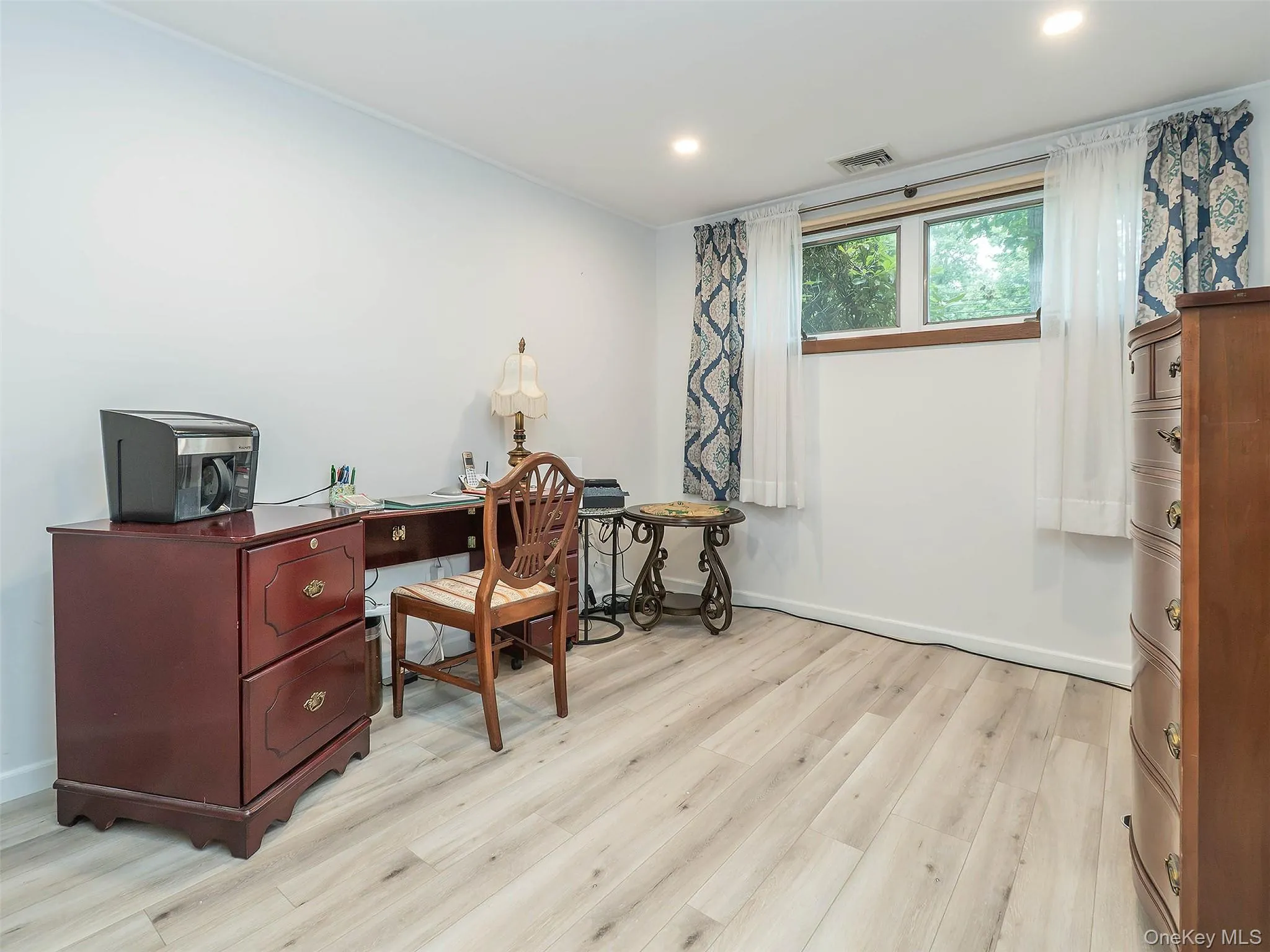 7 Appletree Lane, Glen Cove, NY, 3 Bedrooms Bedrooms, 6 Rooms Rooms,1 BathroomBathrooms,Residential Lease,For Rent,Appletree,0,1040113 7 Appletree Lane, Glen Cove, NY, 3 Bedrooms Bedrooms, 6 Rooms Rooms,1 BathroomBathrooms,Residential Lease,For Rent,Appletree,0,1040113