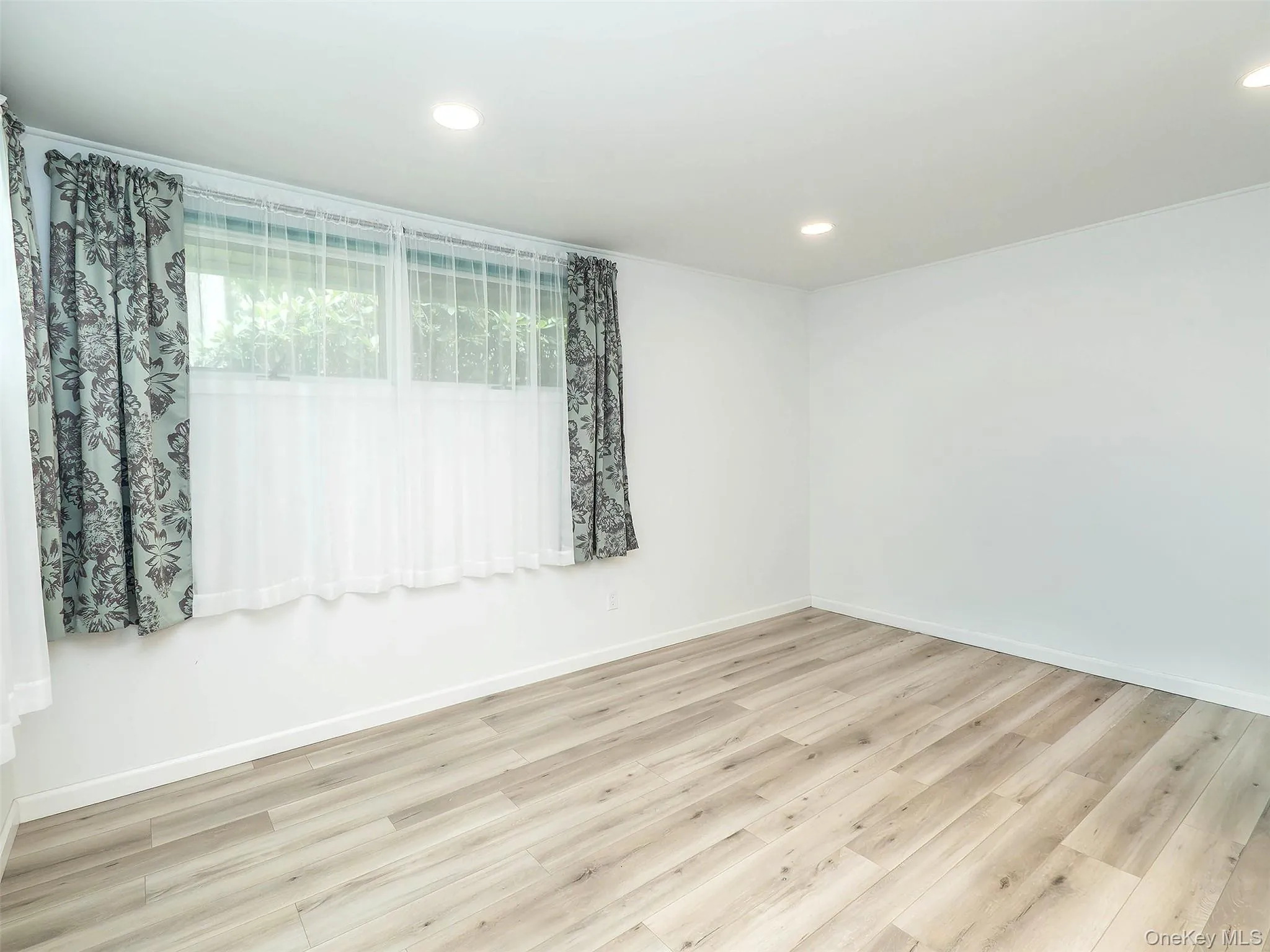 7 Appletree Lane, Glen Cove, NY, 3 Bedrooms Bedrooms, 6 Rooms Rooms,1 BathroomBathrooms,Residential Lease,For Rent,Appletree,0,1040113 7 Appletree Lane, Glen Cove, NY, 3 Bedrooms Bedrooms, 6 Rooms Rooms,1 BathroomBathrooms,Residential Lease,For Rent,Appletree,0,1040113