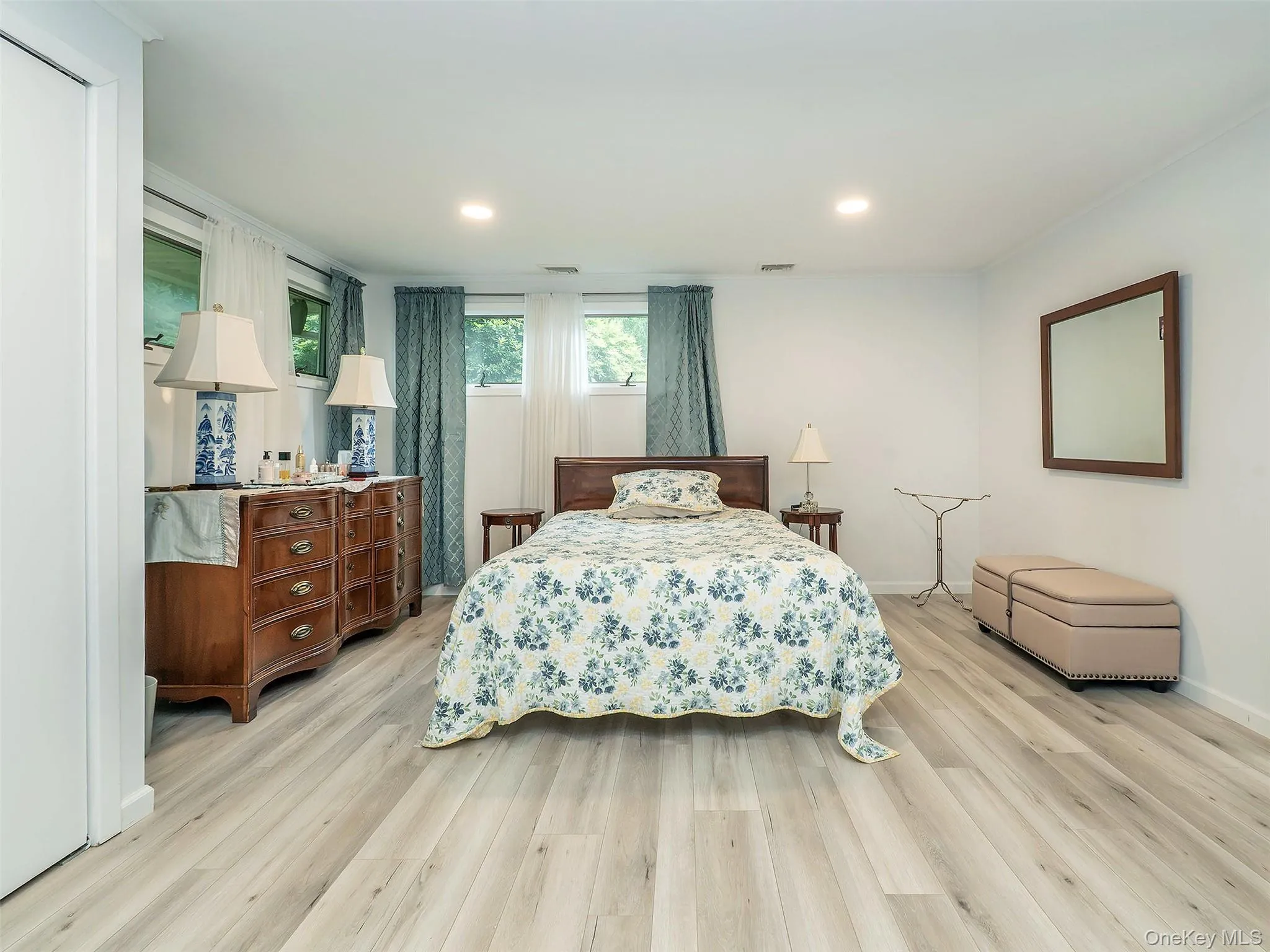 7 Appletree Lane, Glen Cove, NY, 3 Bedrooms Bedrooms, 6 Rooms Rooms,1 BathroomBathrooms,Residential Lease,For Rent,Appletree,0,1040113 7 Appletree Lane, Glen Cove, NY, 3 Bedrooms Bedrooms, 6 Rooms Rooms,1 BathroomBathrooms,Residential Lease,For Rent,Appletree,0,1040113