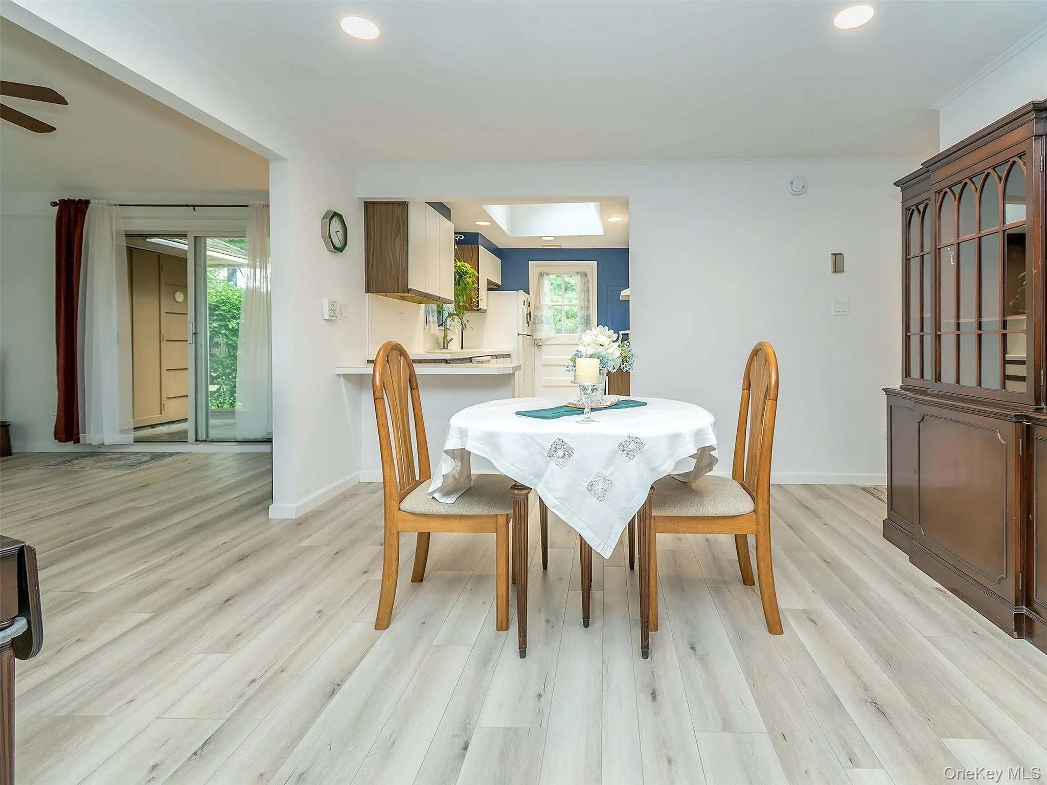 7 Appletree Lane, Glen Cove, NY, 3 Bedrooms Bedrooms, 6 Rooms Rooms,1 BathroomBathrooms,Residential Lease,For Rent,Appletree,0,1040113 7 Appletree Lane, Glen Cove, NY, 3 Bedrooms Bedrooms, 6 Rooms Rooms,1 BathroomBathrooms,Residential Lease,For Rent,Appletree,0,1040113