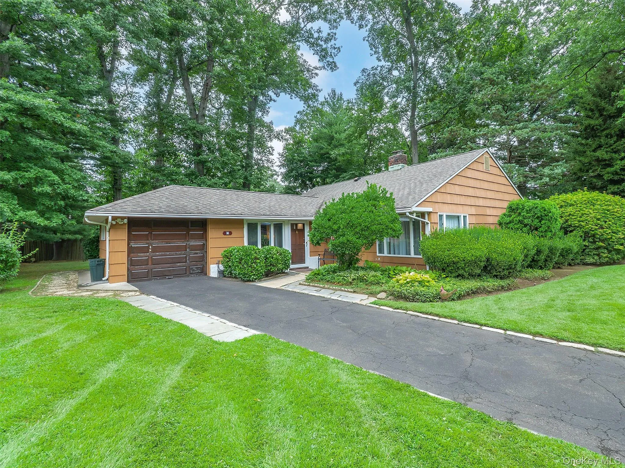 7 Appletree Lane, Glen Cove, NY, 3 Bedrooms Bedrooms, 6 Rooms Rooms,1 BathroomBathrooms,Residential Lease,For Rent,Appletree,0,1040113 7 Appletree Lane, Glen Cove, NY, 3 Bedrooms Bedrooms, 6 Rooms Rooms,1 BathroomBathrooms,Residential Lease,For Rent,Appletree,0,1040113