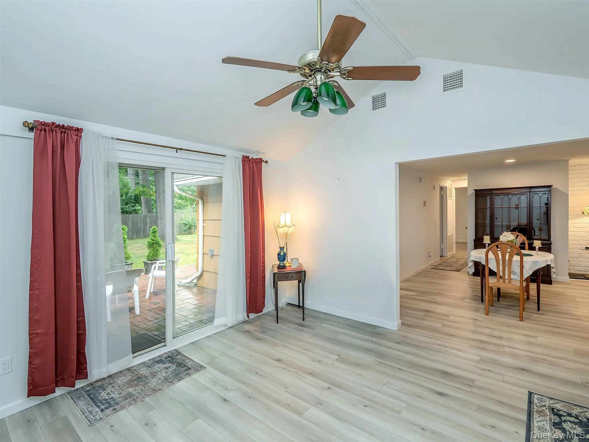 7 Appletree Lane, Glen Cove, NY, 3 Bedrooms Bedrooms, 6 Rooms Rooms,1 BathroomBathrooms,Residential Lease,For Rent,Appletree,0,1040113 7 Appletree Lane, Glen Cove, NY, 3 Bedrooms Bedrooms, 6 Rooms Rooms,1 BathroomBathrooms,Residential Lease,For Rent,Appletree,0,1040113