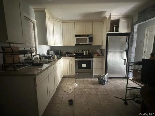 110 Nathalie Avenue, Babylon, NY, 4 Bedrooms Bedrooms, 8 Rooms Rooms,2 BathroomsBathrooms,Residential,For Rent,Nathalie,0,1040114 110 Nathalie Avenue, Babylon, NY, 4 Bedrooms Bedrooms, 8 Rooms Rooms,2 BathroomsBathrooms,Residential,For Rent,Nathalie,0,1040114