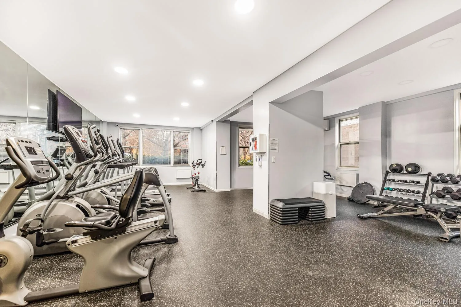 3755 Henry Hudson Parkway, New York, NY, 3 Bedrooms Bedrooms, 5 Rooms Rooms,2 BathroomsBathrooms,Residential Lease,For Rent,Henry Hudson,0,1040117 3755 Henry Hudson Parkway, New York, NY, 3 Bedrooms Bedrooms, 5 Rooms Rooms,2 BathroomsBathrooms,Residential Lease,For Rent,Henry Hudson,0,1040117
