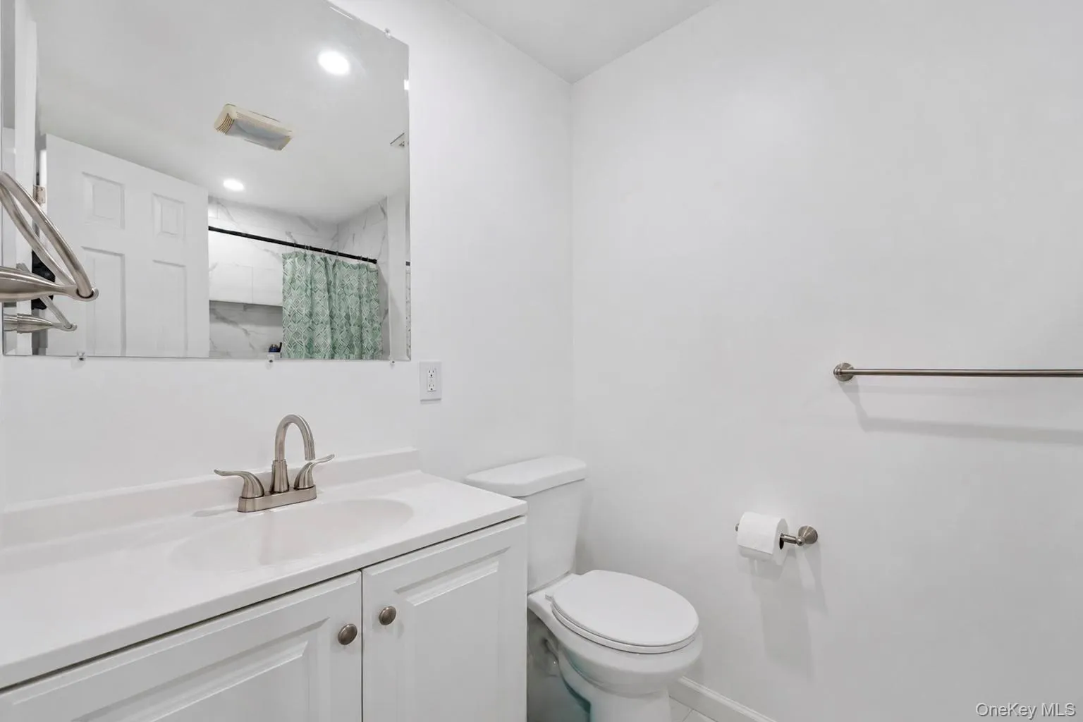 10 Helene Drive, Brookhaven, NY, 5 Bedrooms Bedrooms, 9 Rooms Rooms,2 BathroomsBathrooms,Residential,For Rent,Helene,0,1040118 10 Helene Drive, Brookhaven, NY, 5 Bedrooms Bedrooms, 9 Rooms Rooms,2 BathroomsBathrooms,Residential,For Rent,Helene,0,1040118