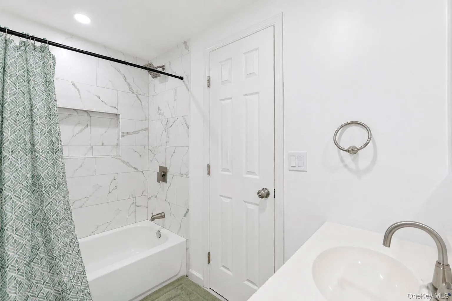10 Helene Drive, Brookhaven, NY, 5 Bedrooms Bedrooms, 9 Rooms Rooms,2 BathroomsBathrooms,Residential,For Rent,Helene,0,1040118 10 Helene Drive, Brookhaven, NY, 5 Bedrooms Bedrooms, 9 Rooms Rooms,2 BathroomsBathrooms,Residential,For Rent,Helene,0,1040118