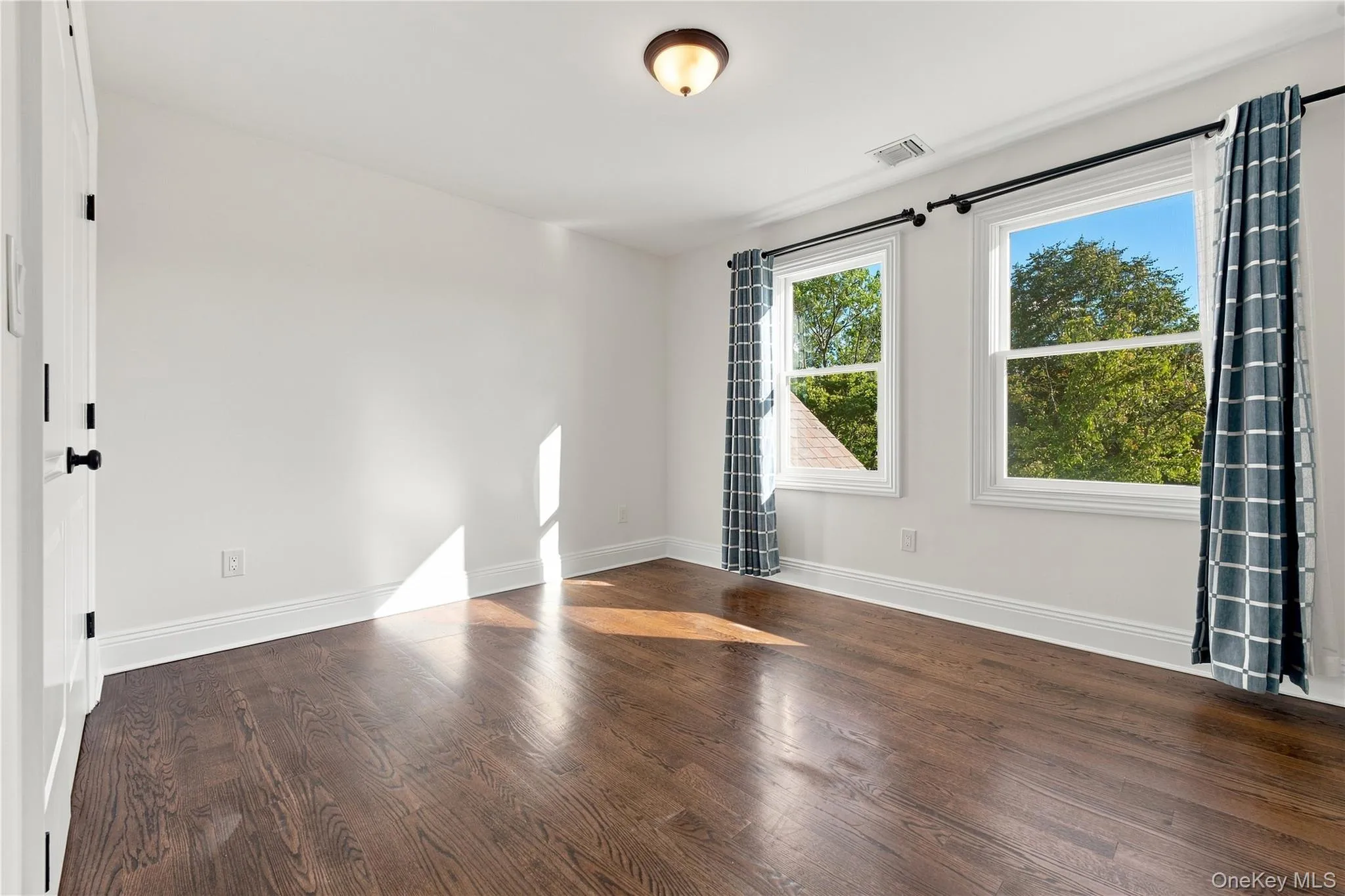 22 Forest Drive, Oyster Bay, NY, 5 Bedrooms Bedrooms, 10 Rooms Rooms,3 BathroomsBathrooms,Residential,For Rent,Forest,0,1040122 22 Forest Drive, Oyster Bay, NY, 5 Bedrooms Bedrooms, 10 Rooms Rooms,3 BathroomsBathrooms,Residential,For Rent,Forest,0,1040122