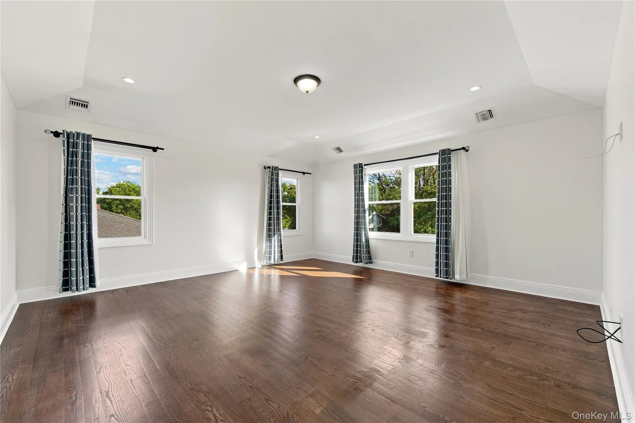 22 Forest Drive, Oyster Bay, NY, 5 Bedrooms Bedrooms, 10 Rooms Rooms,3 BathroomsBathrooms,Residential,For Rent,Forest,0,1040122 22 Forest Drive, Oyster Bay, NY, 5 Bedrooms Bedrooms, 10 Rooms Rooms,3 BathroomsBathrooms,Residential,For Rent,Forest,0,1040122