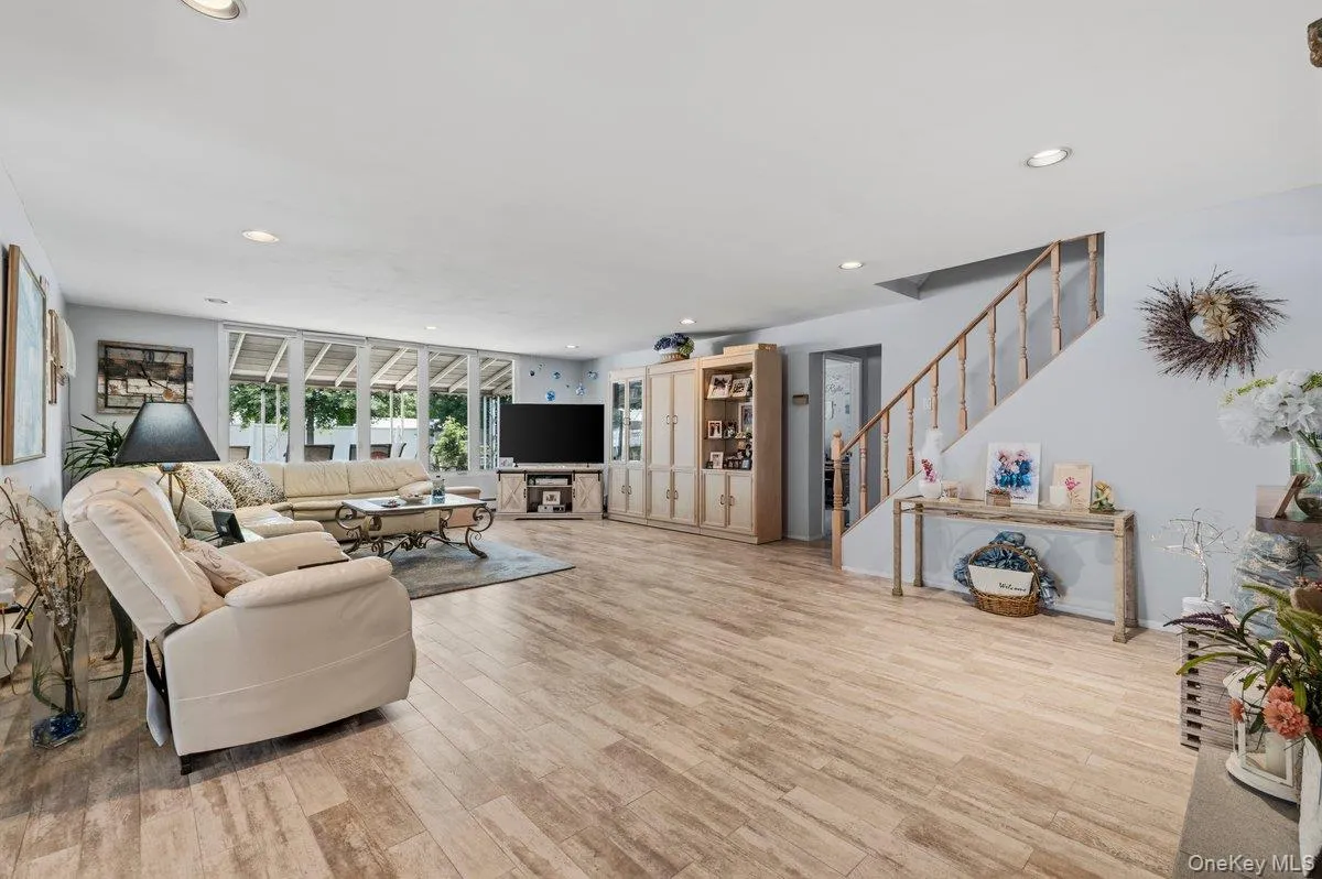 27 Wheelbarrow Lane, Hempstead, NY, 4 Bedrooms Bedrooms, 6 Rooms Rooms,2 BathroomsBathrooms,Residential,For Rent,Wheelbarrow,0,1040123 27 Wheelbarrow Lane, Hempstead, NY, 4 Bedrooms Bedrooms, 6 Rooms Rooms,2 BathroomsBathrooms,Residential,For Rent,Wheelbarrow,0,1040123
