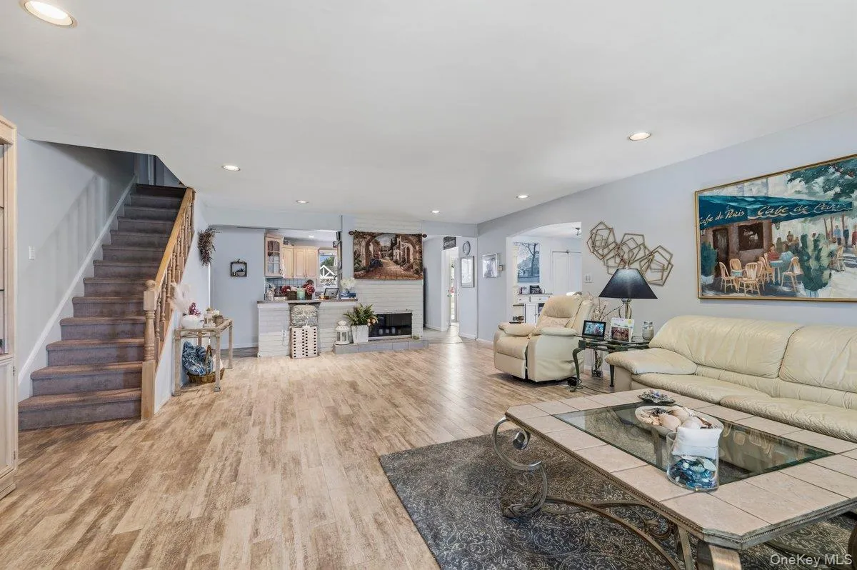 27 Wheelbarrow Lane, Hempstead, NY, 4 Bedrooms Bedrooms, 6 Rooms Rooms,2 BathroomsBathrooms,Residential,For Rent,Wheelbarrow,0,1040123 27 Wheelbarrow Lane, Hempstead, NY, 4 Bedrooms Bedrooms, 6 Rooms Rooms,2 BathroomsBathrooms,Residential,For Rent,Wheelbarrow,0,1040123
