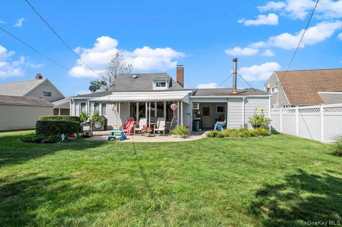 27 Wheelbarrow Lane, Hempstead, NY, 4 Bedrooms Bedrooms, 6 Rooms Rooms,2 BathroomsBathrooms,Residential,For Rent,Wheelbarrow,0,1040123 27 Wheelbarrow Lane, Hempstead, NY, 4 Bedrooms Bedrooms, 6 Rooms Rooms,2 BathroomsBathrooms,Residential,For Rent,Wheelbarrow,0,1040123