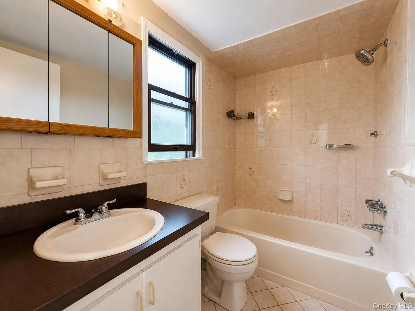 95 Lake Drive, Babylon, NY, 5 Bedrooms Bedrooms, 10 Rooms Rooms,3 BathroomsBathrooms,Residential,For Rent,Lake,0,1040125 95 Lake Drive, Babylon, NY, 5 Bedrooms Bedrooms, 10 Rooms Rooms,3 BathroomsBathrooms,Residential,For Rent,Lake,0,1040125