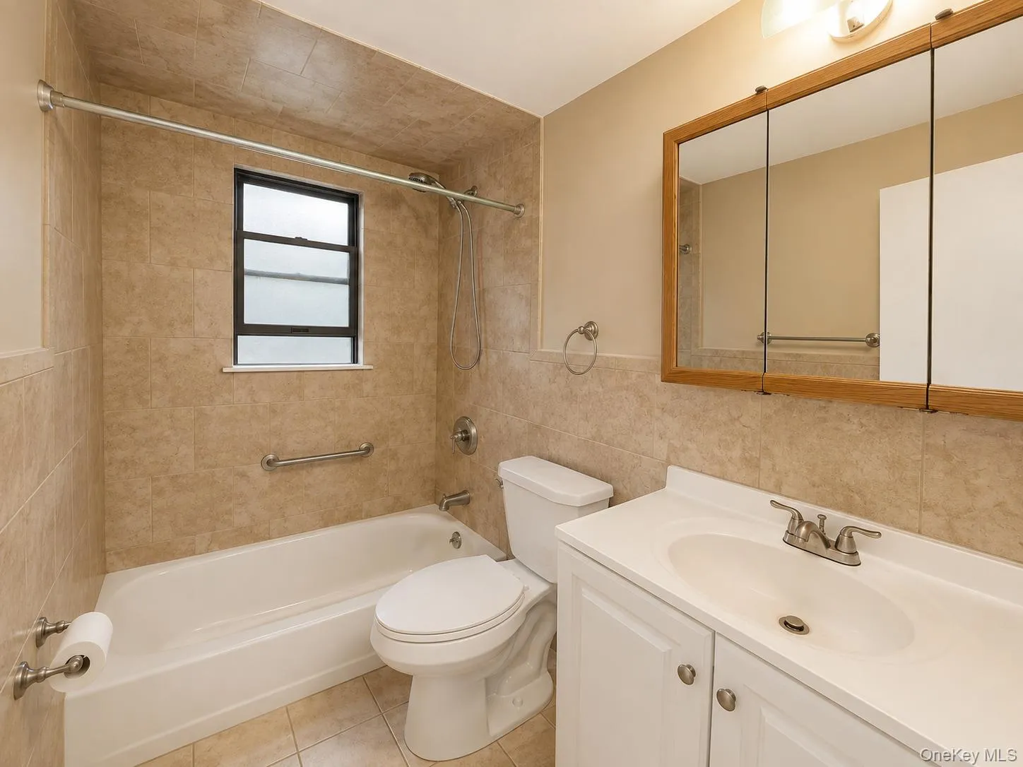 95 Lake Drive, Babylon, NY, 5 Bedrooms Bedrooms, 10 Rooms Rooms,3 BathroomsBathrooms,Residential,For Rent,Lake,0,1040125 95 Lake Drive, Babylon, NY, 5 Bedrooms Bedrooms, 10 Rooms Rooms,3 BathroomsBathrooms,Residential,For Rent,Lake,0,1040125