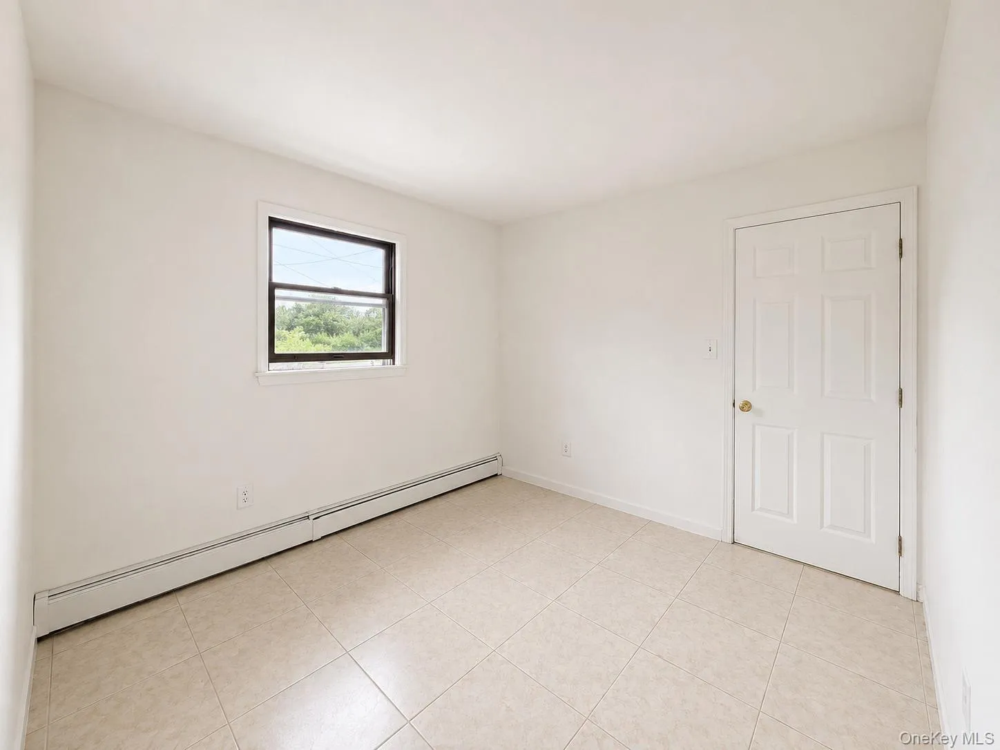 95 Lake Drive, Babylon, NY, 5 Bedrooms Bedrooms, 10 Rooms Rooms,3 BathroomsBathrooms,Residential,For Rent,Lake,0,1040125 95 Lake Drive, Babylon, NY, 5 Bedrooms Bedrooms, 10 Rooms Rooms,3 BathroomsBathrooms,Residential,For Rent,Lake,0,1040125