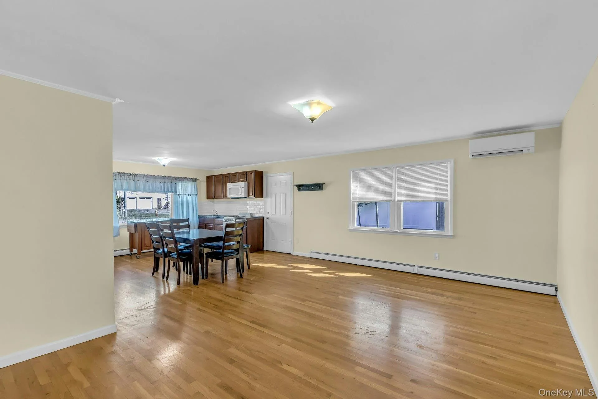 13 Argonne Road, Southampton, NY, 1 Bedroom Bedrooms, 4 Rooms Rooms,1 BathroomBathrooms,Residential Lease,For Rent,Argonne,0,1040126 13 Argonne Road, Southampton, NY, 1 Bedroom Bedrooms, 4 Rooms Rooms,1 BathroomBathrooms,Residential Lease,For Rent,Argonne,0,1040126