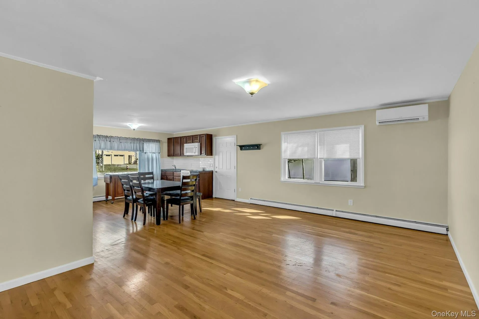 13 Argonne Road, Southampton, NY, 1 Bedroom Bedrooms, 4 Rooms Rooms,1 BathroomBathrooms,Residential Lease,For Rent,Argonne,0,1040126 13 Argonne Road, Southampton, NY, 1 Bedroom Bedrooms, 4 Rooms Rooms,1 BathroomBathrooms,Residential Lease,For Rent,Argonne,0,1040126