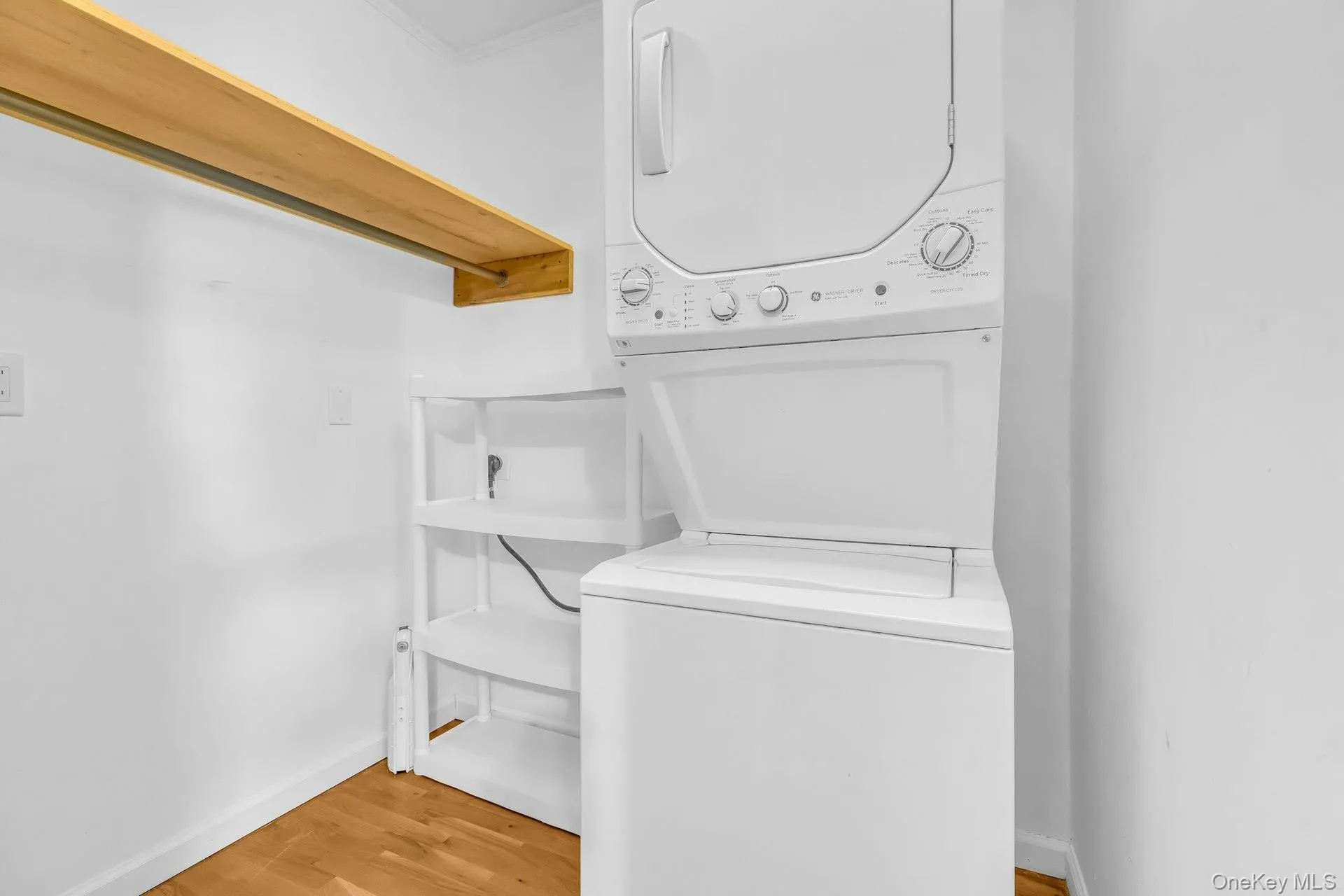 13 Argonne Road, Southampton, NY, 1 Bedroom Bedrooms, 4 Rooms Rooms,1 BathroomBathrooms,Residential Lease,For Rent,Argonne,0,1040126 13 Argonne Road, Southampton, NY, 1 Bedroom Bedrooms, 4 Rooms Rooms,1 BathroomBathrooms,Residential Lease,For Rent,Argonne,0,1040126