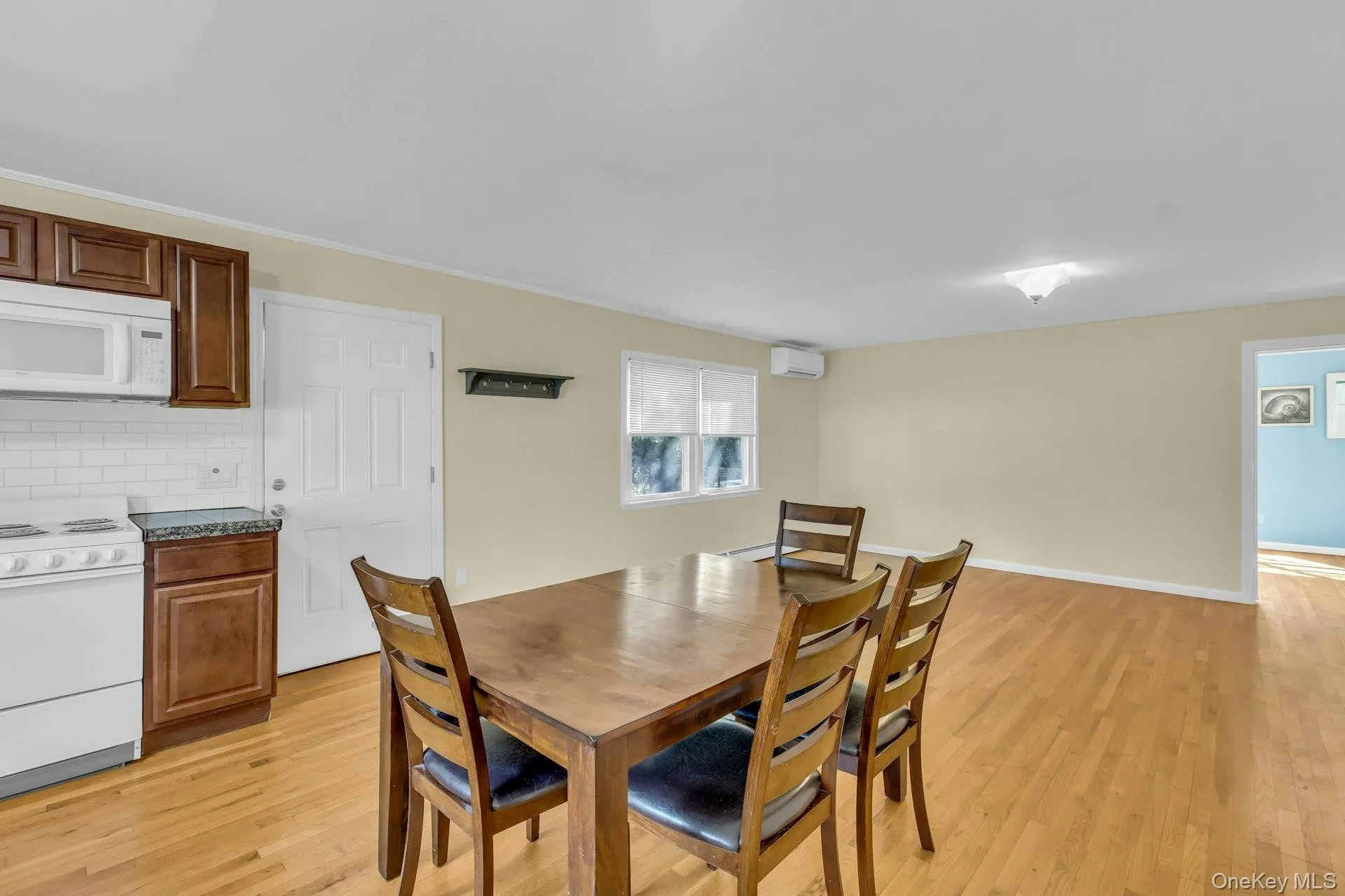 13 Argonne Road, Southampton, NY, 1 Bedroom Bedrooms, 4 Rooms Rooms,1 BathroomBathrooms,Residential Lease,For Rent,Argonne,0,1040126 13 Argonne Road, Southampton, NY, 1 Bedroom Bedrooms, 4 Rooms Rooms,1 BathroomBathrooms,Residential Lease,For Rent,Argonne,0,1040126
