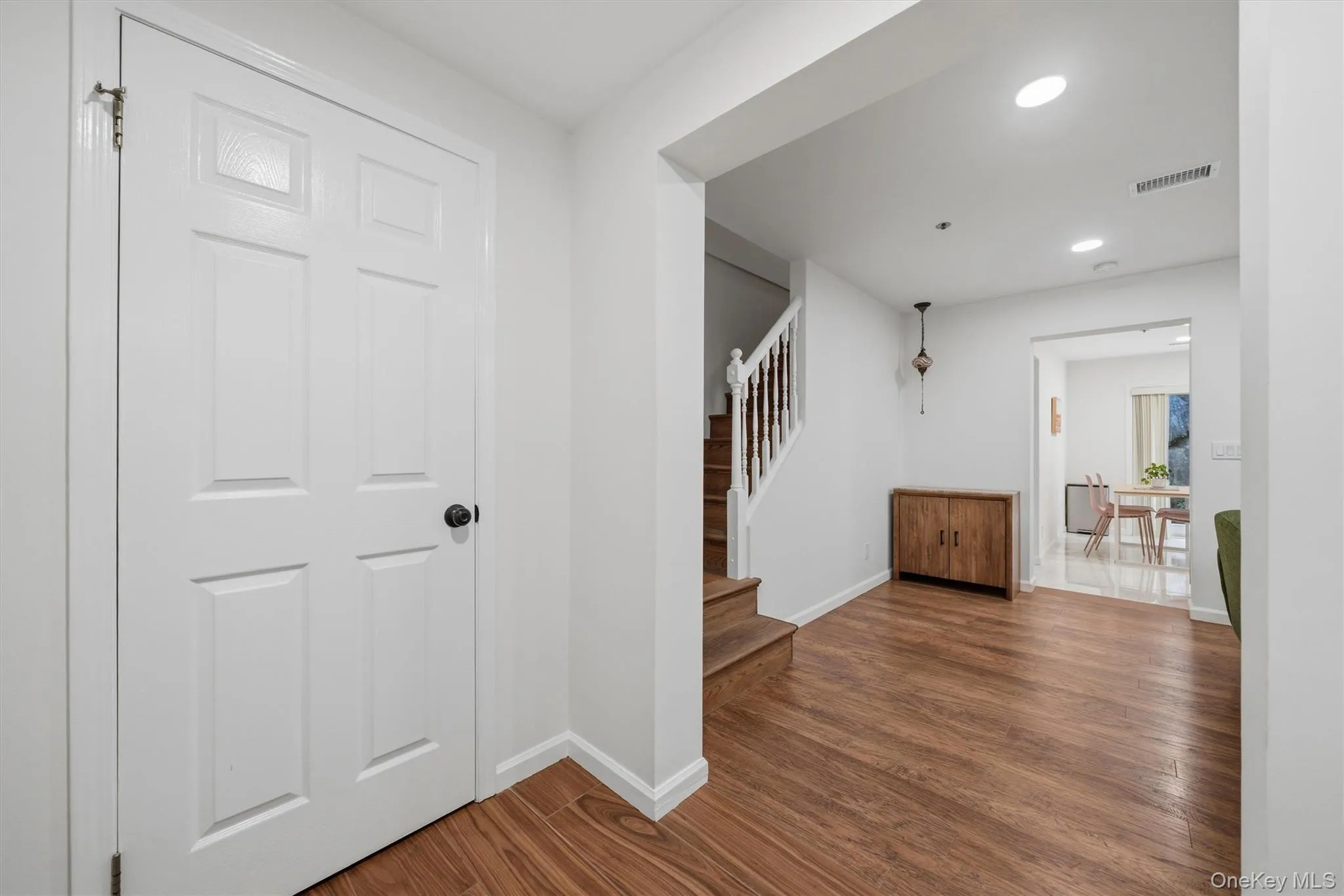 204 Watch Hill Drive, Greenburgh, NY, 2 Bedrooms Bedrooms, 5 Rooms Rooms,1 BathroomBathrooms,Residential,For Rent,Watch Hill,0,1040128 204 Watch Hill Drive, Greenburgh, NY, 2 Bedrooms Bedrooms, 5 Rooms Rooms,1 BathroomBathrooms,Residential,For Rent,Watch Hill,0,1040128