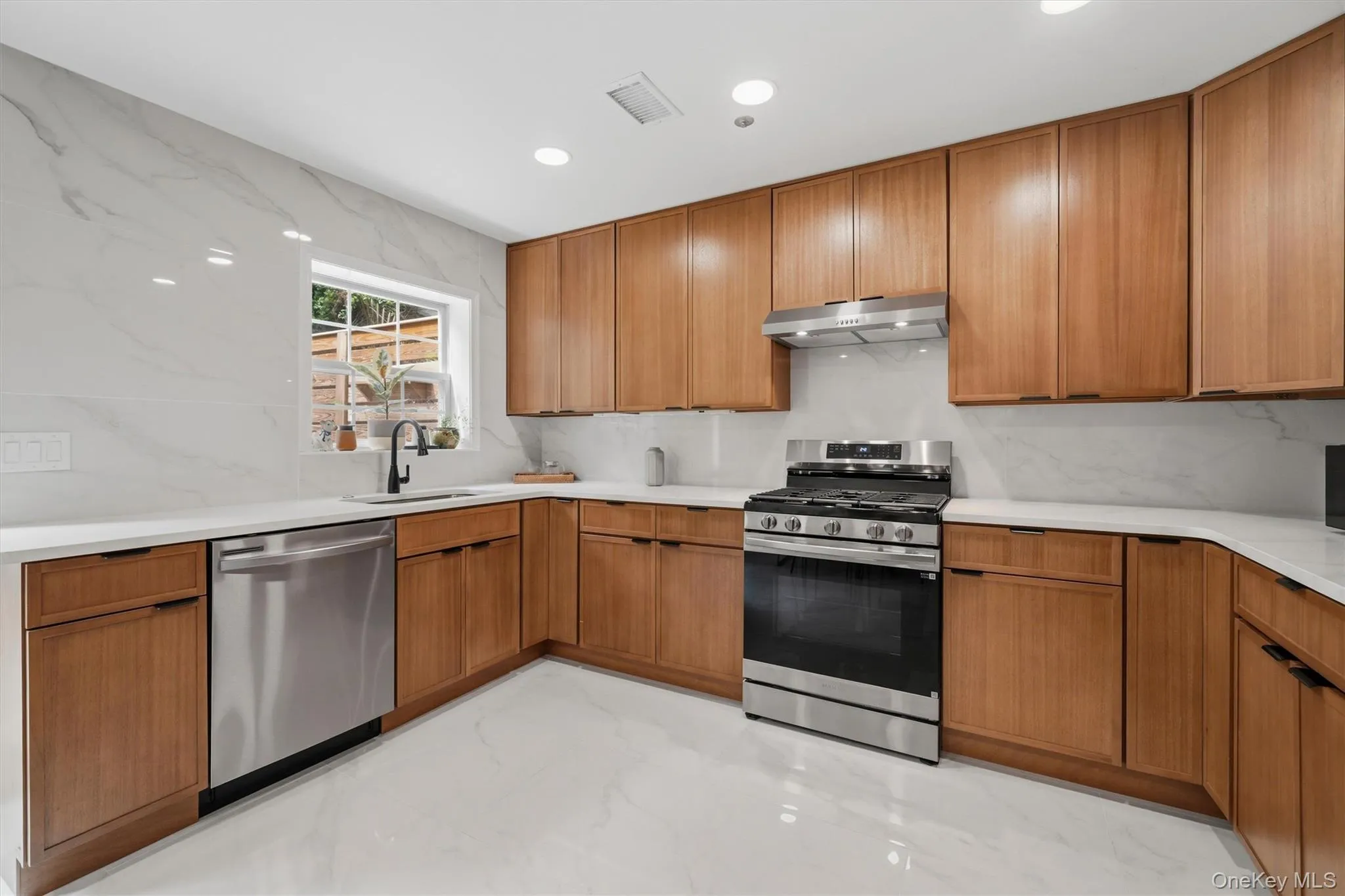 204 Watch Hill Drive, Greenburgh, NY, 2 Bedrooms Bedrooms, 5 Rooms Rooms,1 BathroomBathrooms,Residential,For Rent,Watch Hill,0,1040128 204 Watch Hill Drive, Greenburgh, NY, 2 Bedrooms Bedrooms, 5 Rooms Rooms,1 BathroomBathrooms,Residential,For Rent,Watch Hill,0,1040128