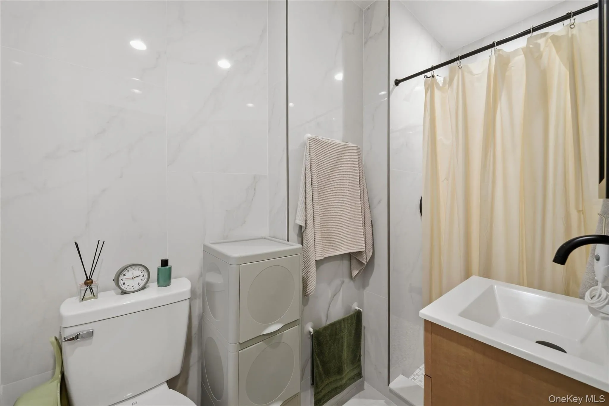 204 Watch Hill Drive, Greenburgh, NY, 2 Bedrooms Bedrooms, 5 Rooms Rooms,1 BathroomBathrooms,Residential,For Rent,Watch Hill,0,1040128 204 Watch Hill Drive, Greenburgh, NY, 2 Bedrooms Bedrooms, 5 Rooms Rooms,1 BathroomBathrooms,Residential,For Rent,Watch Hill,0,1040128