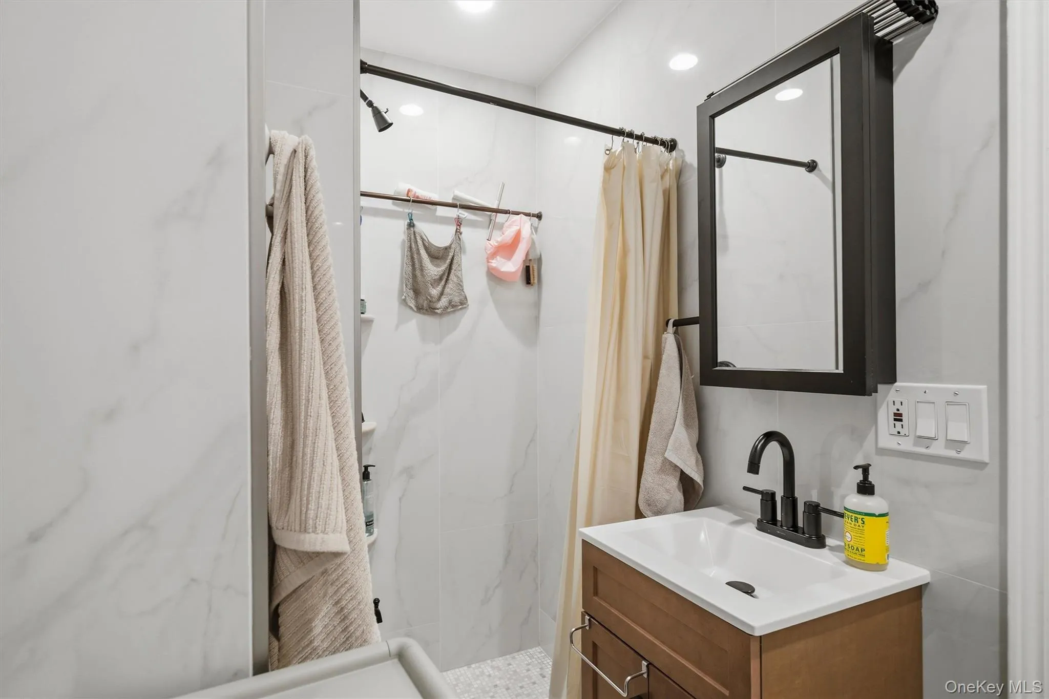 204 Watch Hill Drive, Greenburgh, NY, 2 Bedrooms Bedrooms, 5 Rooms Rooms,1 BathroomBathrooms,Residential,For Rent,Watch Hill,0,1040128 204 Watch Hill Drive, Greenburgh, NY, 2 Bedrooms Bedrooms, 5 Rooms Rooms,1 BathroomBathrooms,Residential,For Rent,Watch Hill,0,1040128