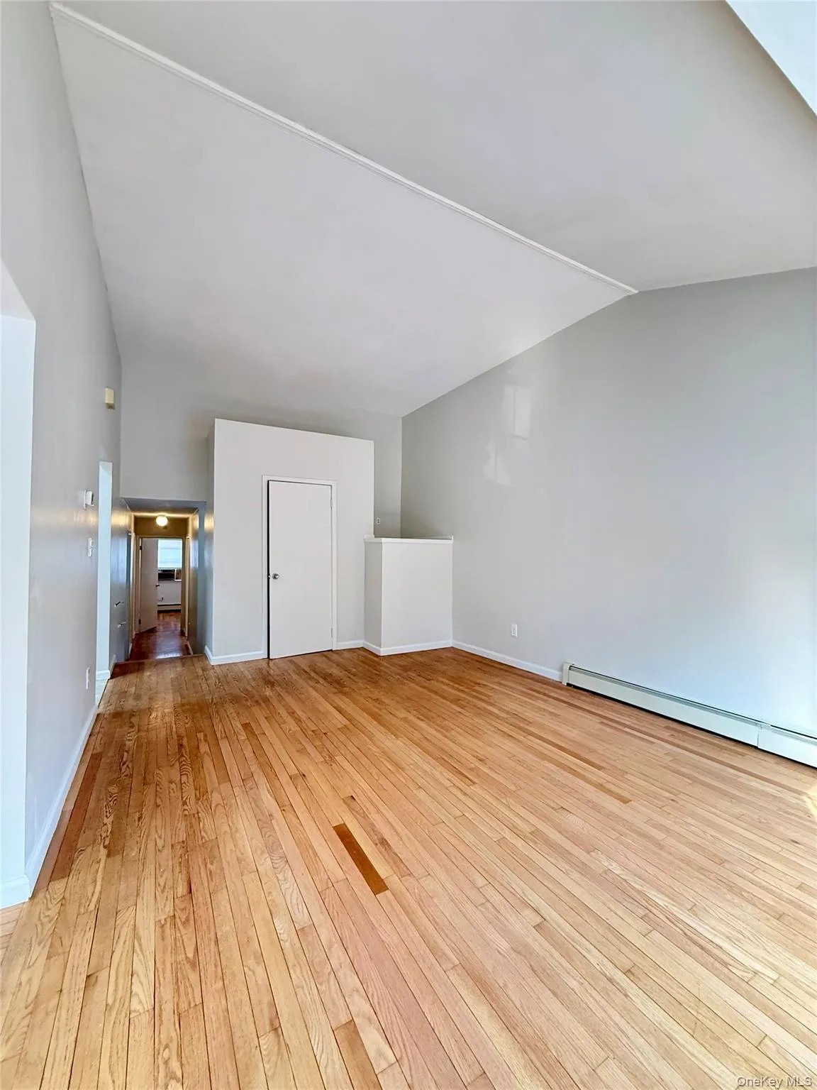 995 Jennings Street, New York, NY, 3 Bedrooms Bedrooms, 5 Rooms Rooms,1 BathroomBathrooms,Residential Lease,For Rent,Jennings,0,1040129 995 Jennings Street, New York, NY, 3 Bedrooms Bedrooms, 5 Rooms Rooms,1 BathroomBathrooms,Residential Lease,For Rent,Jennings,0,1040129