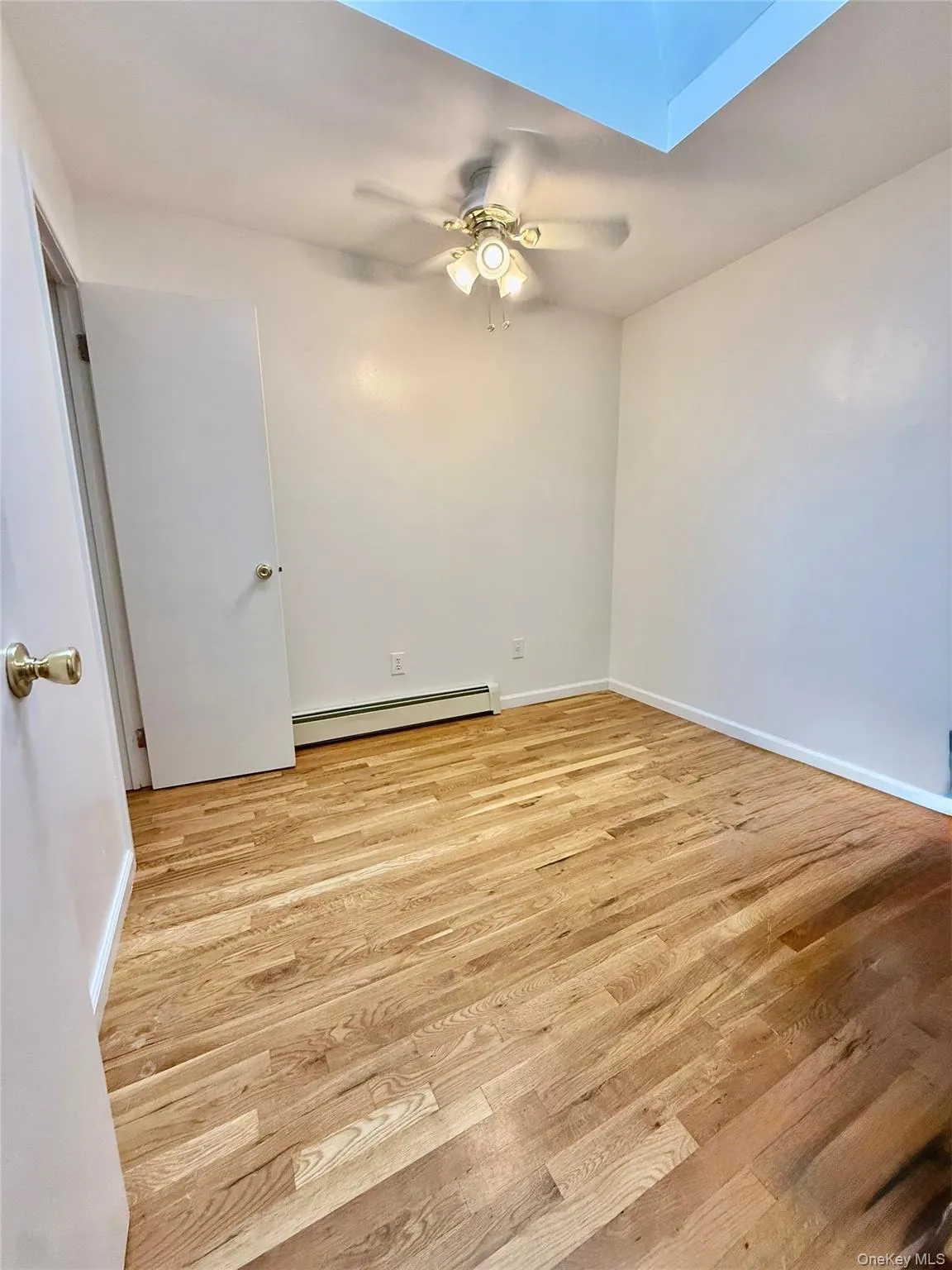 995 Jennings Street, New York, NY, 3 Bedrooms Bedrooms, 5 Rooms Rooms,1 BathroomBathrooms,Residential Lease,For Rent,Jennings,0,1040129 995 Jennings Street, New York, NY, 3 Bedrooms Bedrooms, 5 Rooms Rooms,1 BathroomBathrooms,Residential Lease,For Rent,Jennings,0,1040129