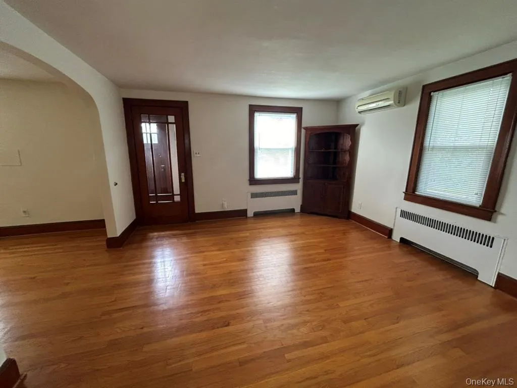 20 Vine Street, Clarkstown, NY, 2 Bedrooms Bedrooms, 5 Rooms Rooms,1 BathroomBathrooms,Residential Lease,For Rent,Vine,0,1040130 20 Vine Street, Clarkstown, NY, 2 Bedrooms Bedrooms, 5 Rooms Rooms,1 BathroomBathrooms,Residential Lease,For Rent,Vine,0,1040130