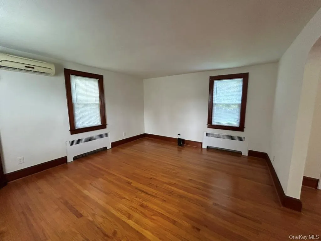 20 Vine Street, Clarkstown, NY, 2 Bedrooms Bedrooms, 5 Rooms Rooms,1 BathroomBathrooms,Residential Lease,For Rent,Vine,0,1040130 20 Vine Street, Clarkstown, NY, 2 Bedrooms Bedrooms, 5 Rooms Rooms,1 BathroomBathrooms,Residential Lease,For Rent,Vine,0,1040130