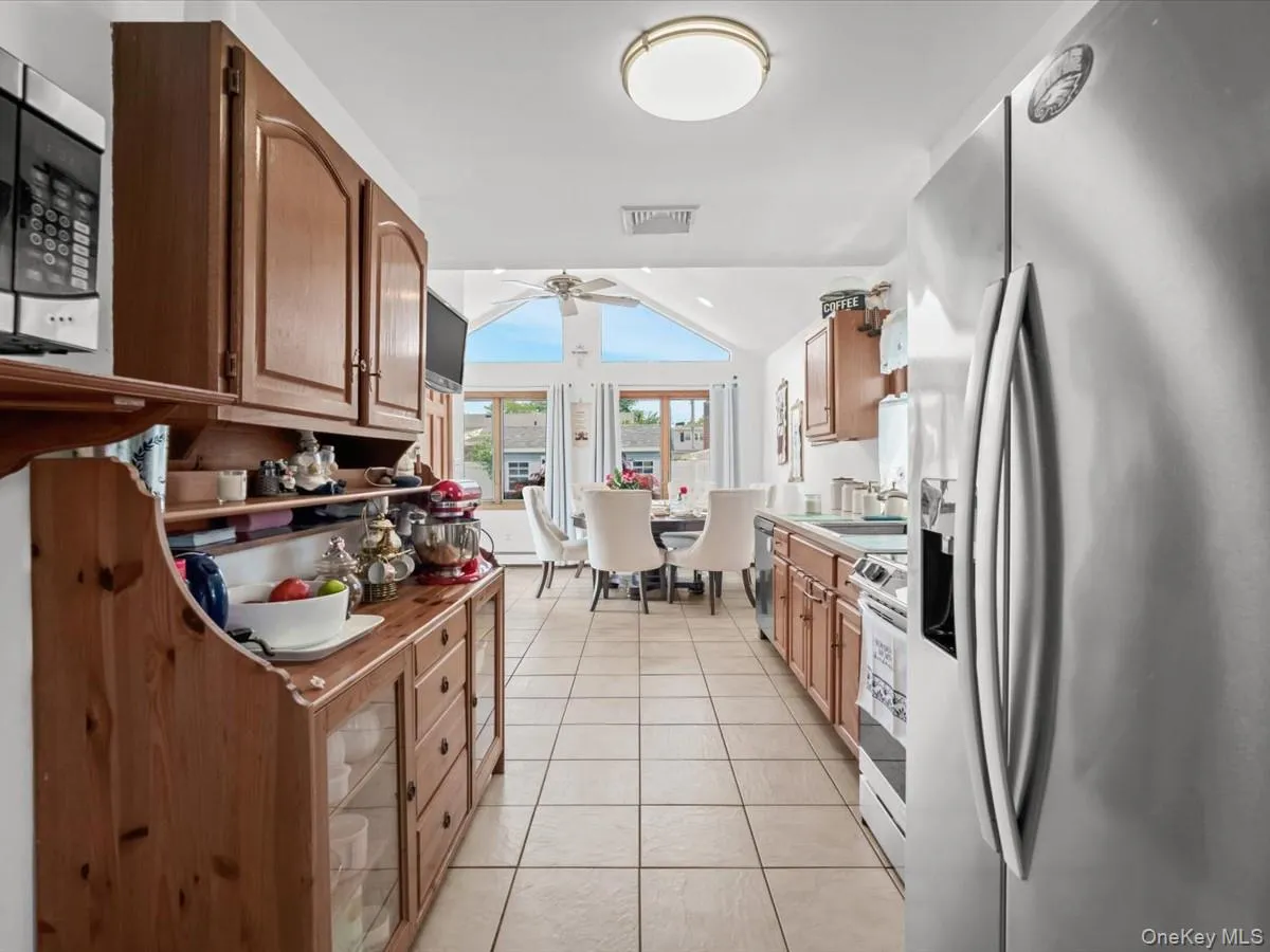 208 3rd Street, Oyster Bay, NY, 3 Bedrooms Bedrooms, 6 Rooms Rooms,1 BathroomBathrooms,Residential,For Rent,3rd,0,1040131 208 3rd Street, Oyster Bay, NY, 3 Bedrooms Bedrooms, 6 Rooms Rooms,1 BathroomBathrooms,Residential,For Rent,3rd,0,1040131