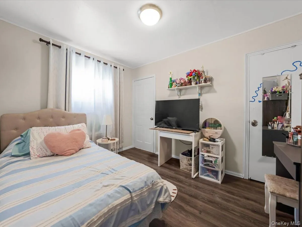 208 3rd Street, Oyster Bay, NY, 3 Bedrooms Bedrooms, 6 Rooms Rooms,1 BathroomBathrooms,Residential,For Rent,3rd,0,1040131 208 3rd Street, Oyster Bay, NY, 3 Bedrooms Bedrooms, 6 Rooms Rooms,1 BathroomBathrooms,Residential,For Rent,3rd,0,1040131