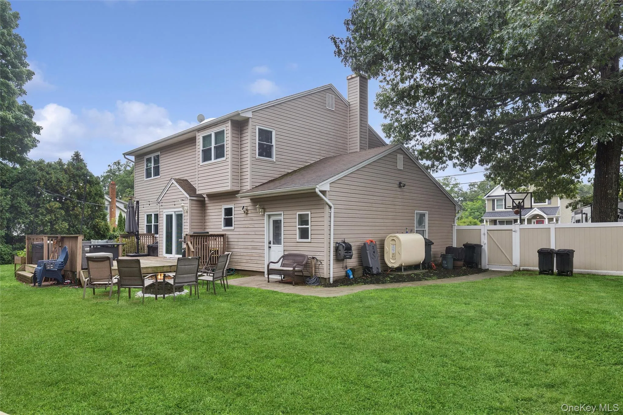 25 Ocean Avenue, Brookhaven, NY, 4 Bedrooms Bedrooms, 10 Rooms Rooms,2 BathroomsBathrooms,Residential,For Rent,Ocean,0,1040135 25 Ocean Avenue, Brookhaven, NY, 4 Bedrooms Bedrooms, 10 Rooms Rooms,2 BathroomsBathrooms,Residential,For Rent,Ocean,0,1040135