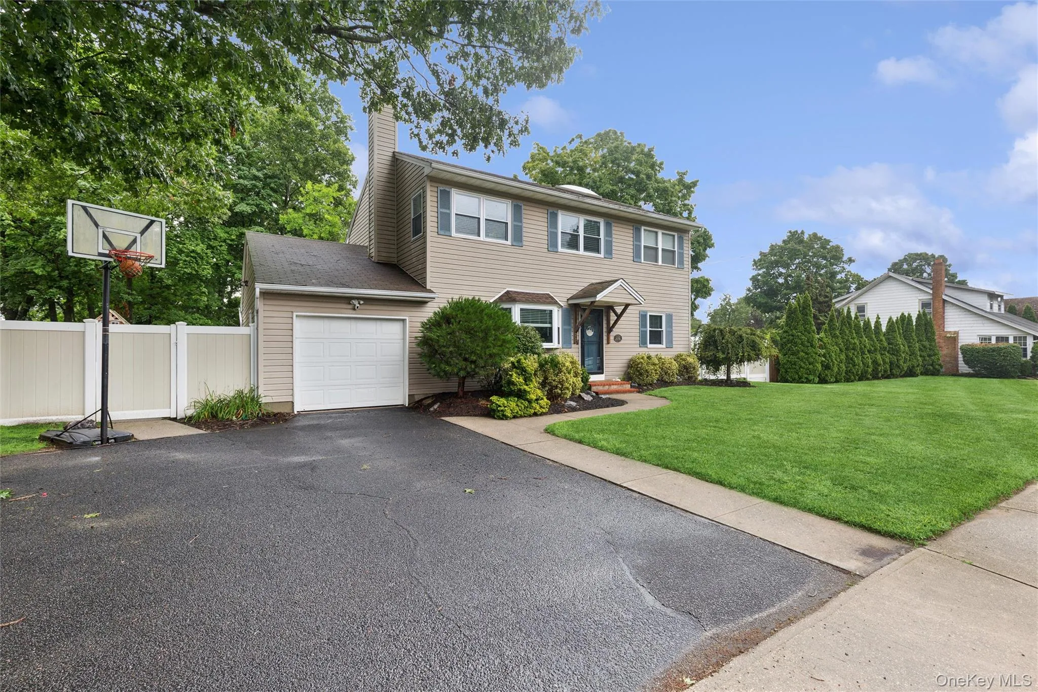 25 Ocean Avenue, Brookhaven, NY, 4 Bedrooms Bedrooms, 10 Rooms Rooms,2 BathroomsBathrooms,Residential,For Rent,Ocean,0,1040135 25 Ocean Avenue, Brookhaven, NY, 4 Bedrooms Bedrooms, 10 Rooms Rooms,2 BathroomsBathrooms,Residential,For Rent,Ocean,0,1040135