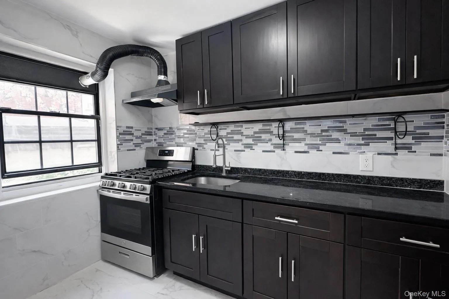 141-20 77 Road, New York, NY, 2 Bedrooms Bedrooms, 5 Rooms Rooms,1 BathroomBathrooms,Residential Lease,For Rent,77,0,1040137 141-20 77 Road, New York, NY, 2 Bedrooms Bedrooms, 5 Rooms Rooms,1 BathroomBathrooms,Residential Lease,For Rent,77,0,1040137
