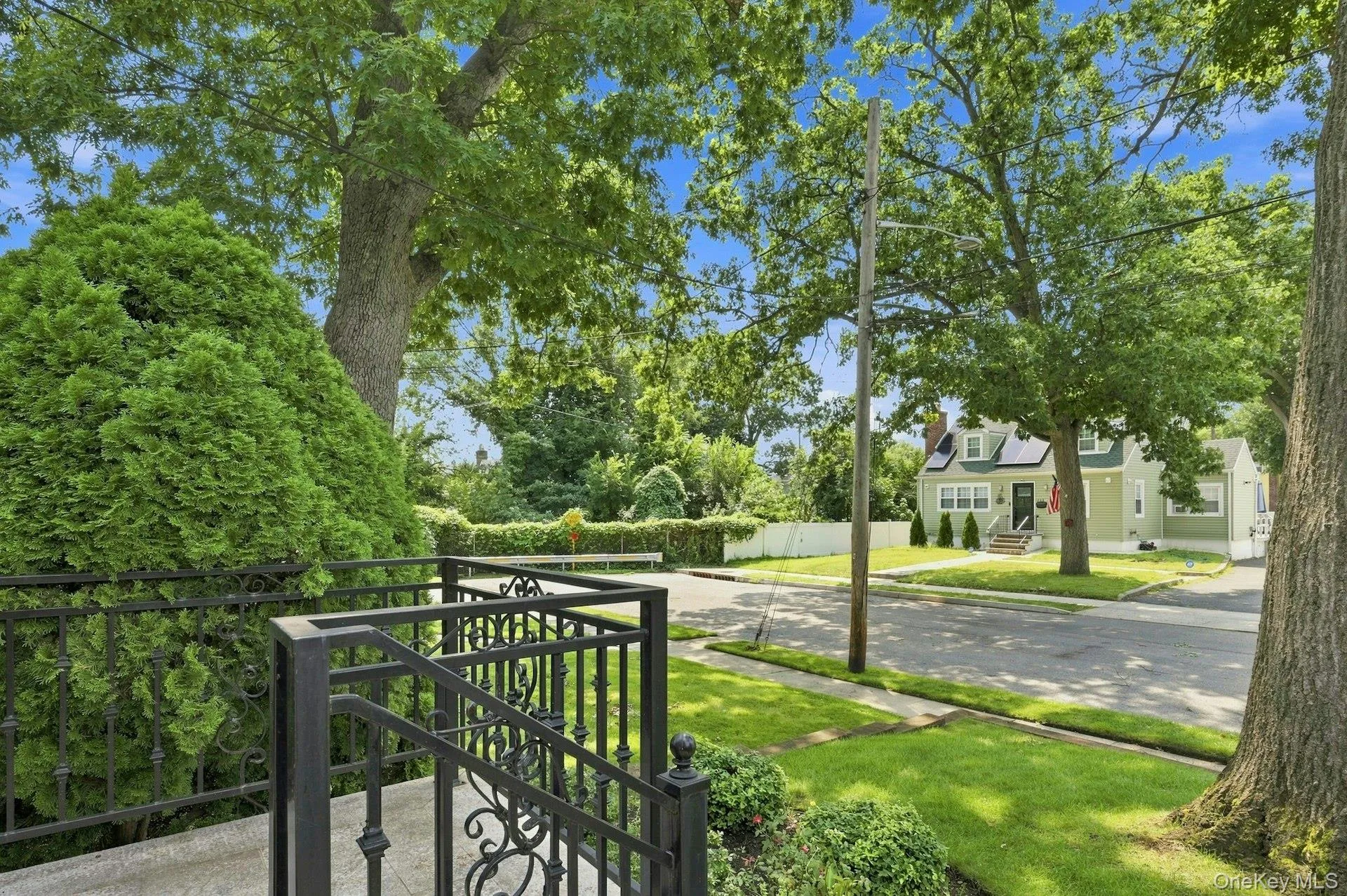 201 Chester Street, Hempstead, NY, 3 Bedrooms Bedrooms, 7 Rooms Rooms,1 BathroomBathrooms,Residential,For Rent,Chester,0,1040143 201 Chester Street, Hempstead, NY, 3 Bedrooms Bedrooms, 7 Rooms Rooms,1 BathroomBathrooms,Residential,For Rent,Chester,0,1040143